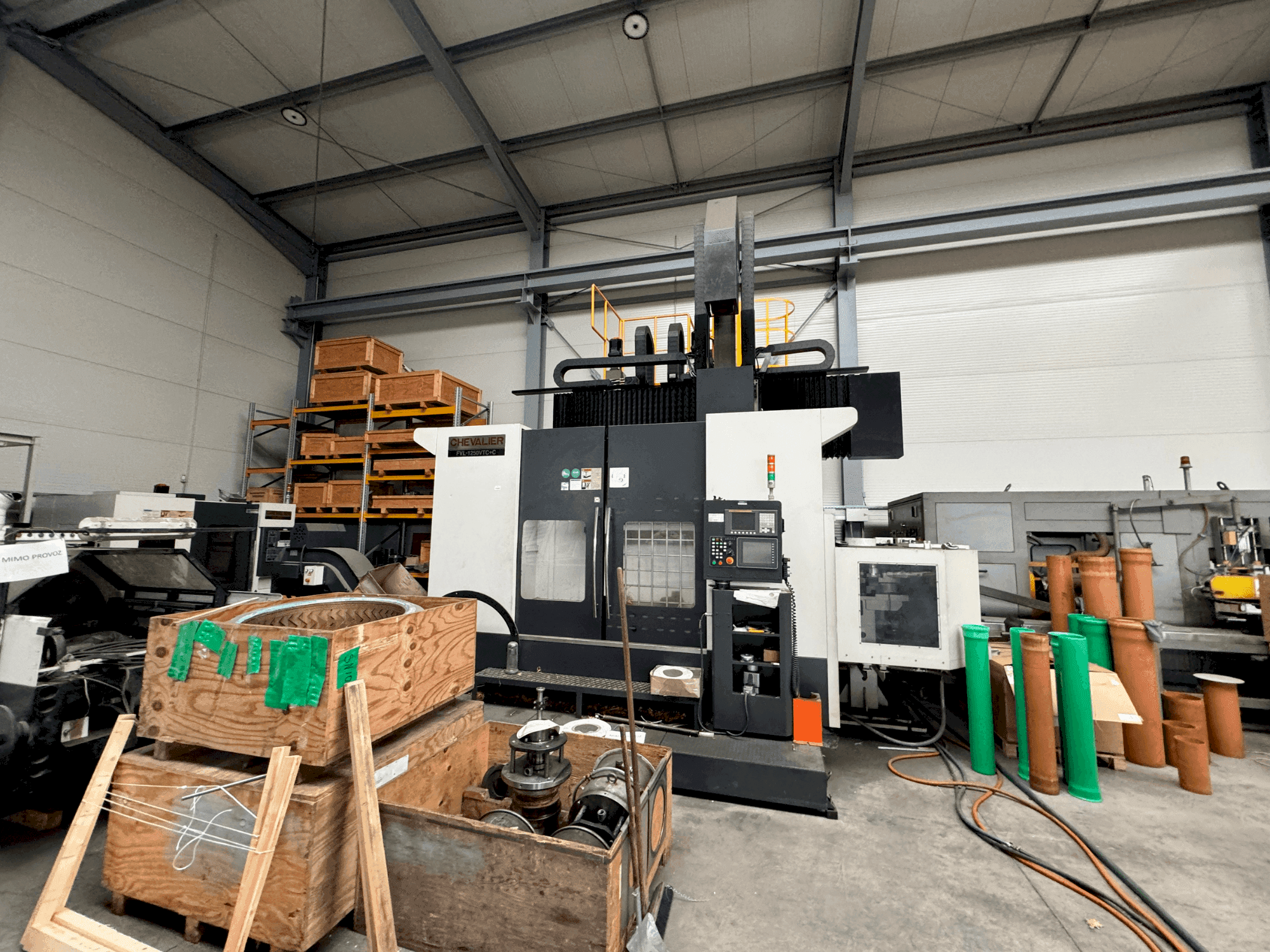 Widok z przodu maszyny Chevalier FVL-1250VTC+C