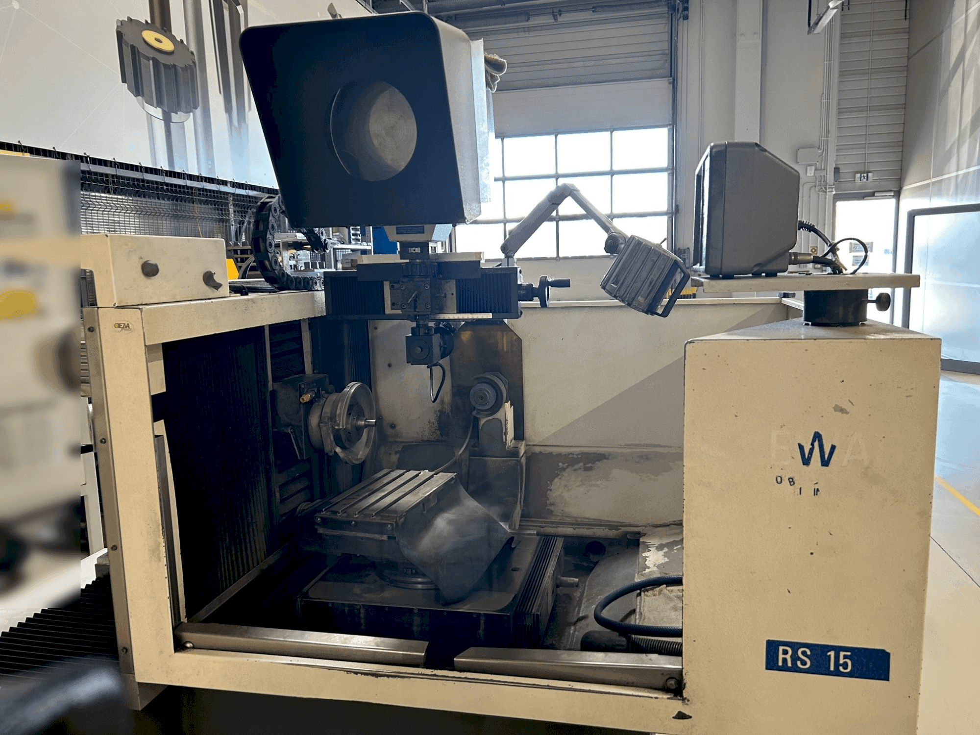 Widok z przodu maszyny EWAG RS 15