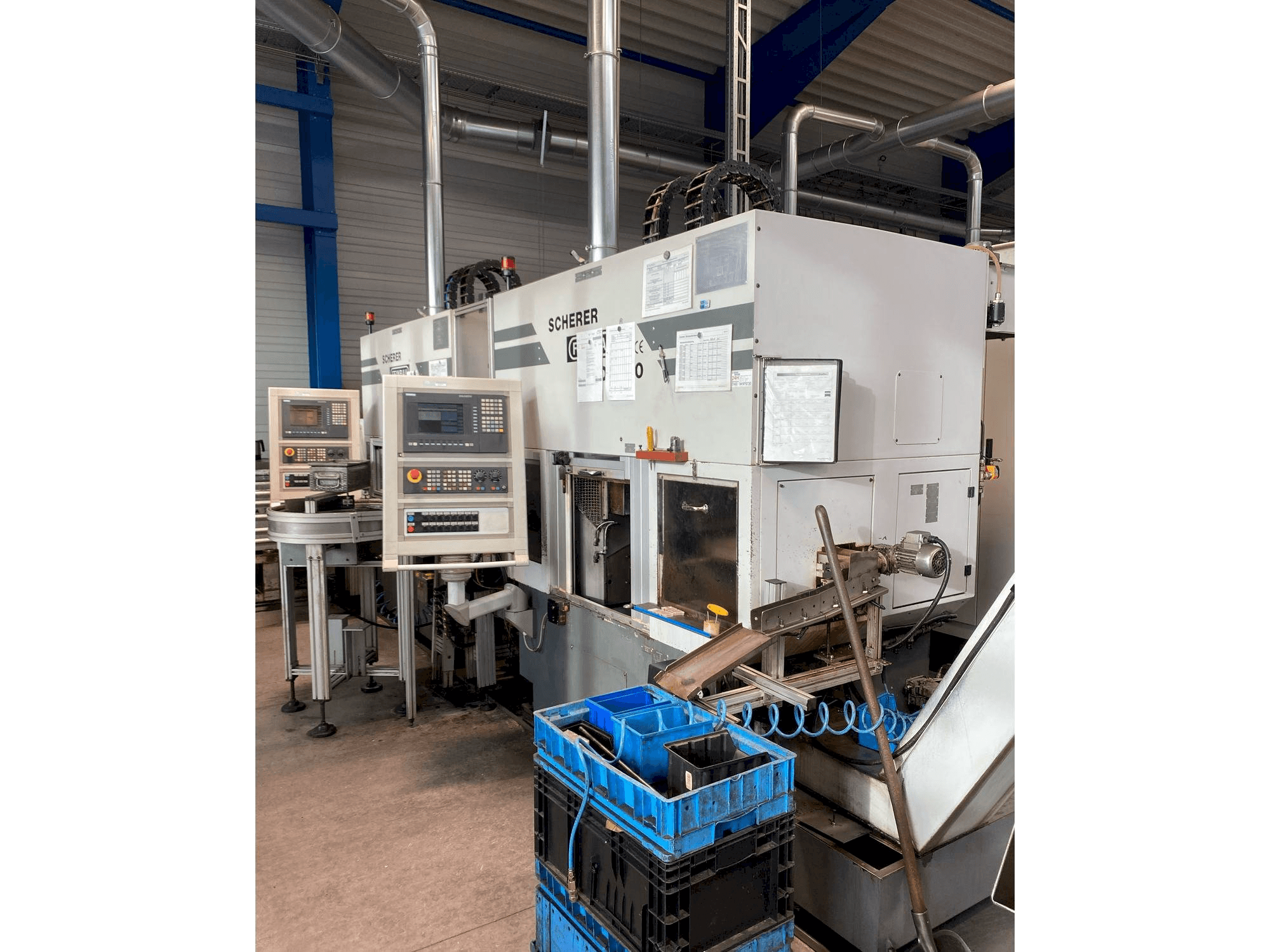 Widok z przodu maszyny Scherer - Feinbau VDZ 100