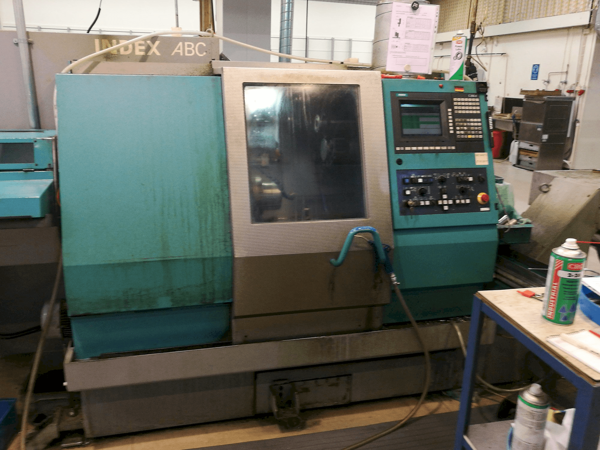 Widok z przodu maszyny Index ABC