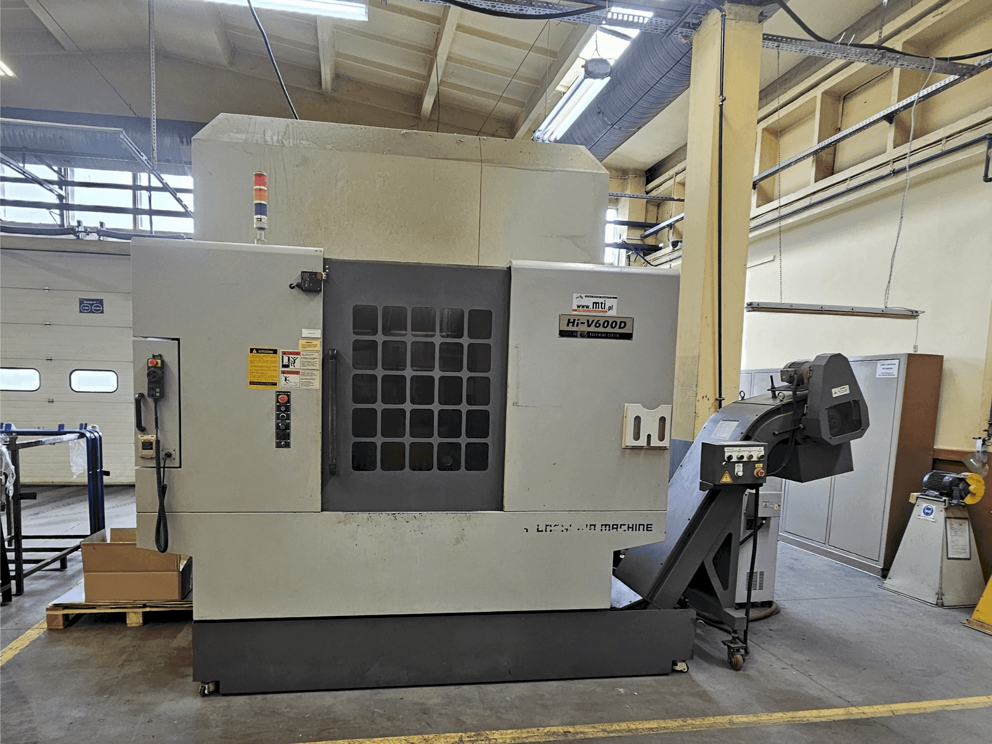 Widok z przodu maszyny HYUNDAI KIA Hi-V600D