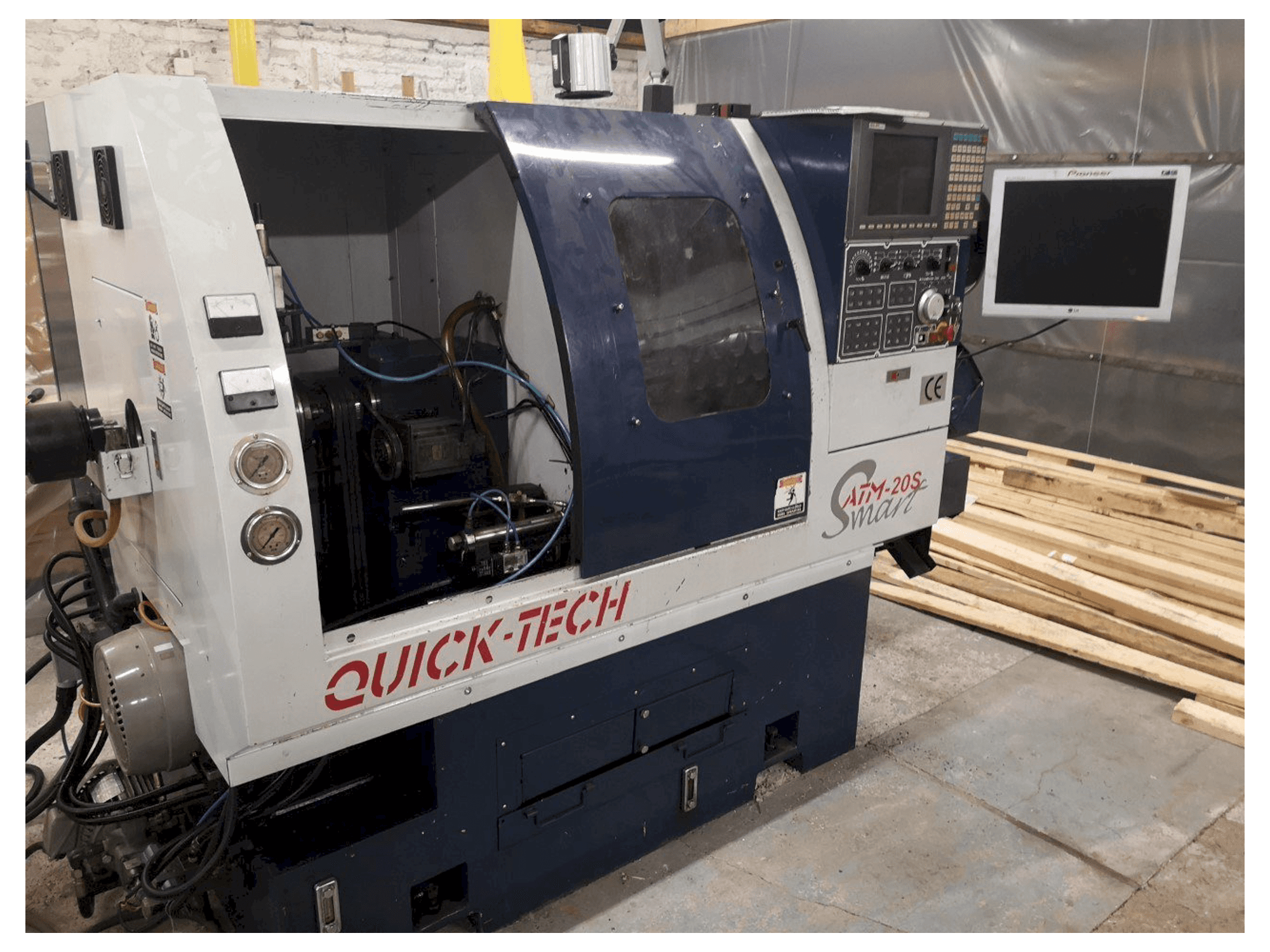 Widok z przodu maszyny Quick-Tech ATM 20S