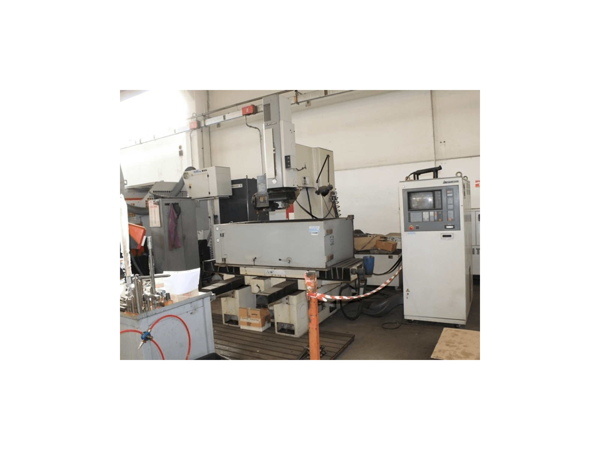 Widok z przodu maszyny Mitsubishi M65J