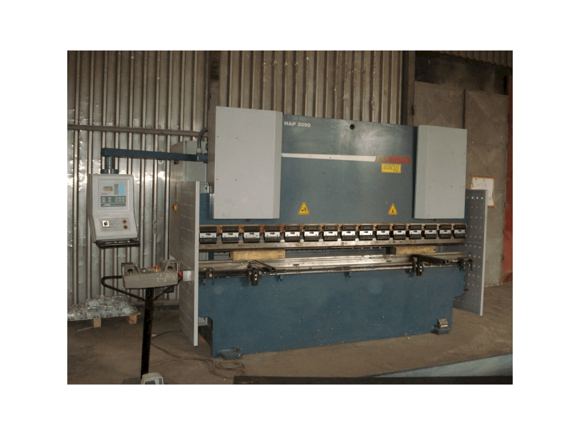 Widok z przodu maszyny Durma HAP 3090