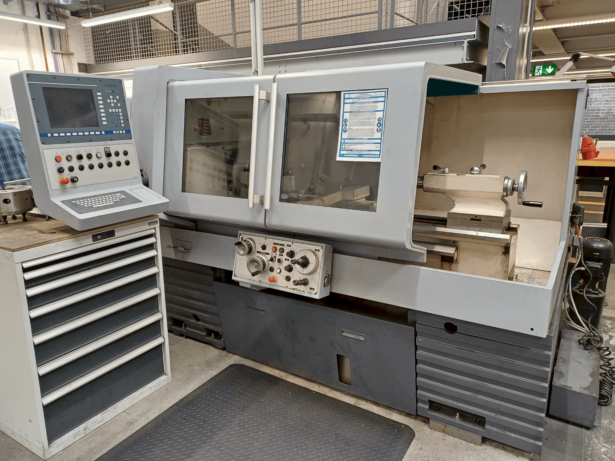 Widok z przodu maszyny Weiler E40