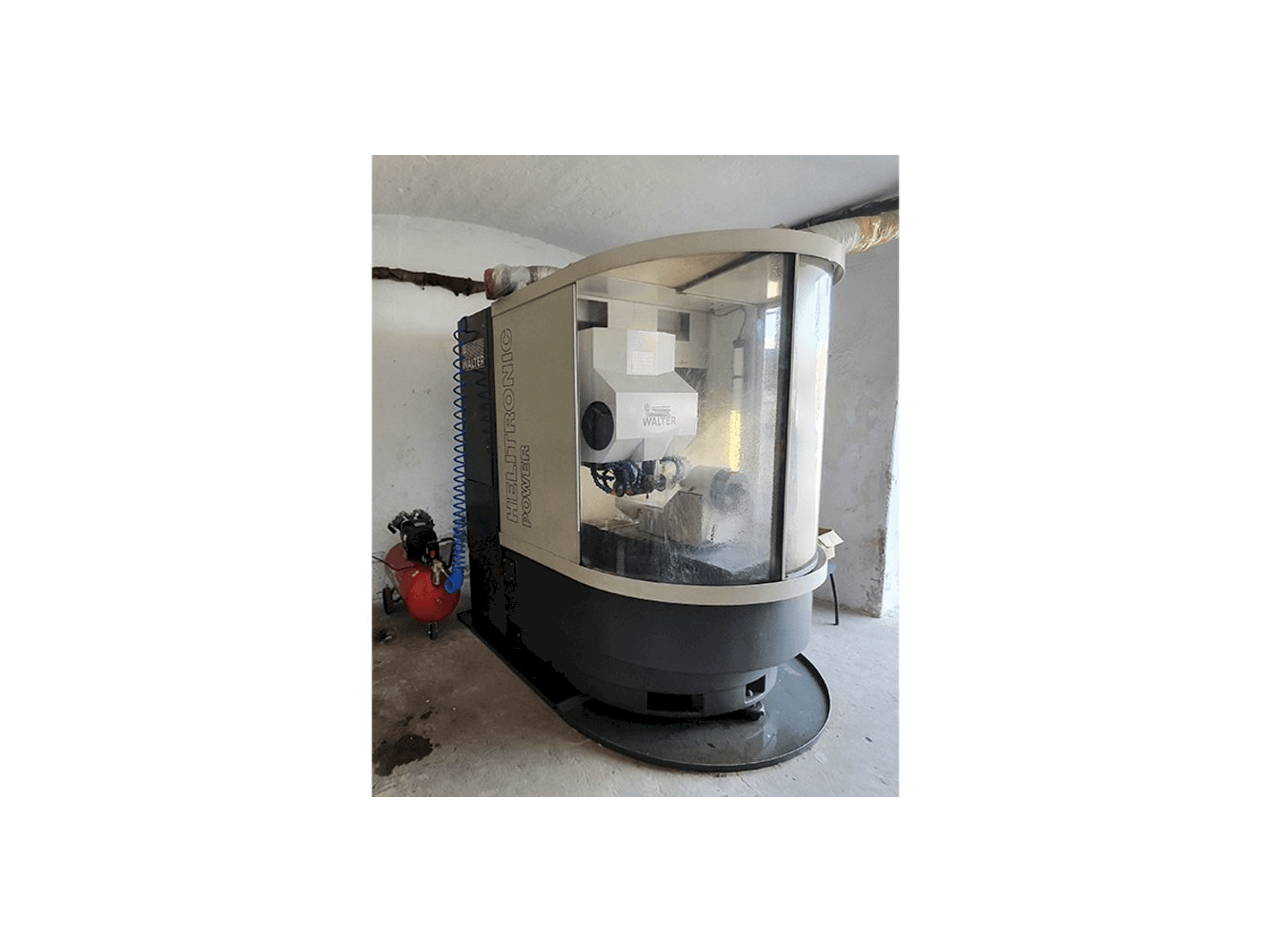 Widok z przodu maszyny Walter Helitronic Power