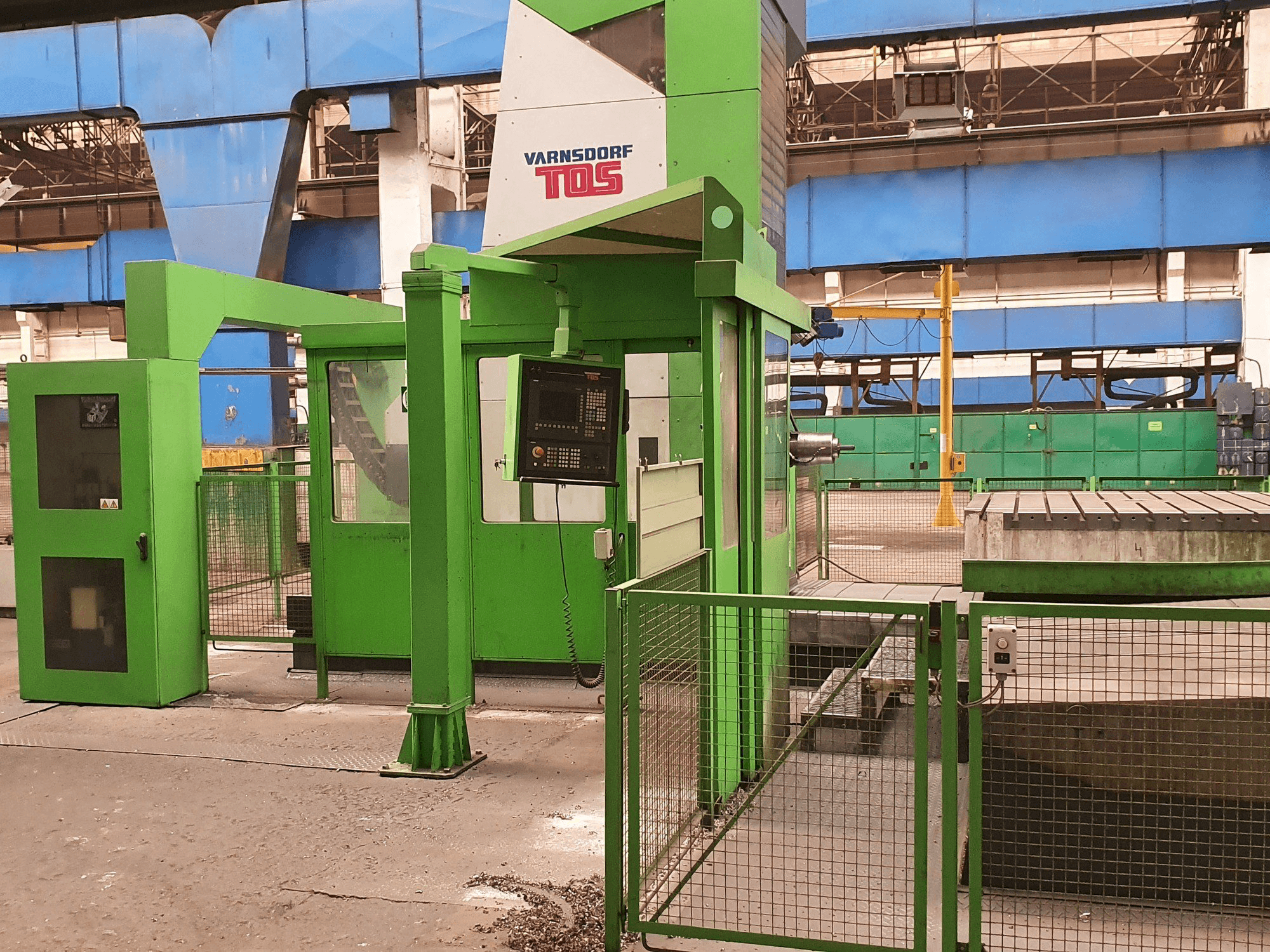 Widok z przodu maszyny TOS VARNSDORF WHN 13 CNC