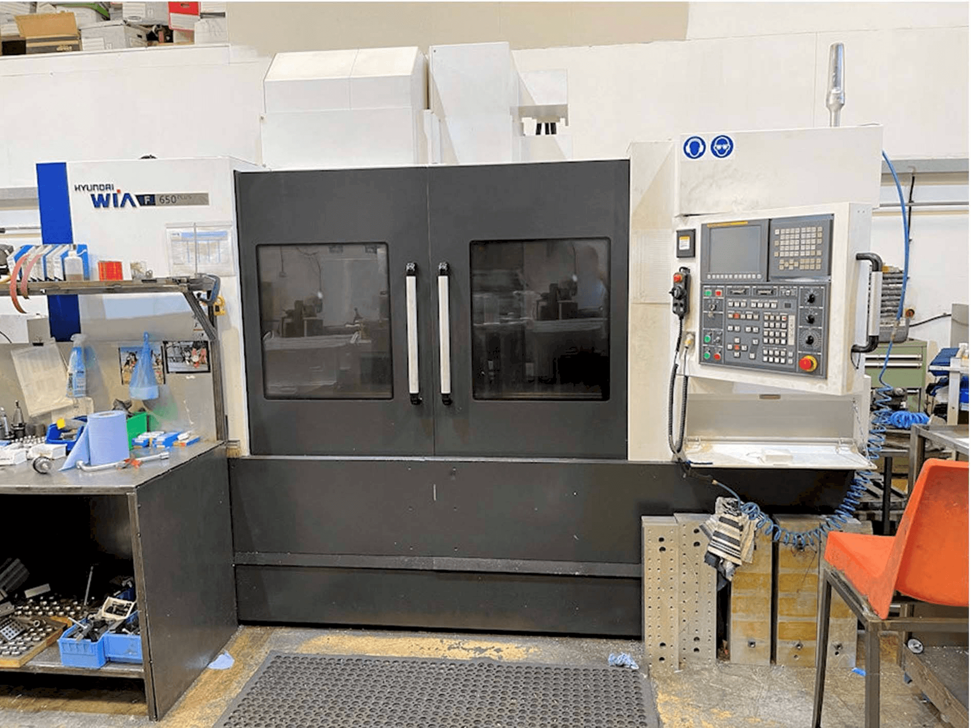 Widok z przodu maszyny Hyundai Wia F650 PLUS