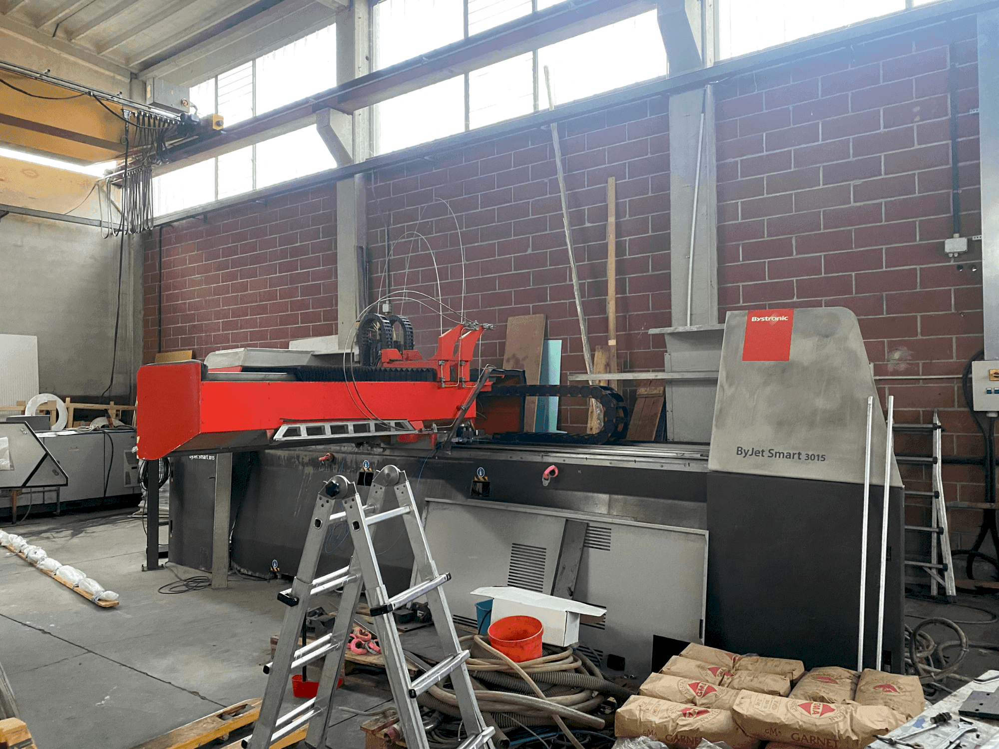 Widok z przodu maszyny Bystronic ByJet 3015