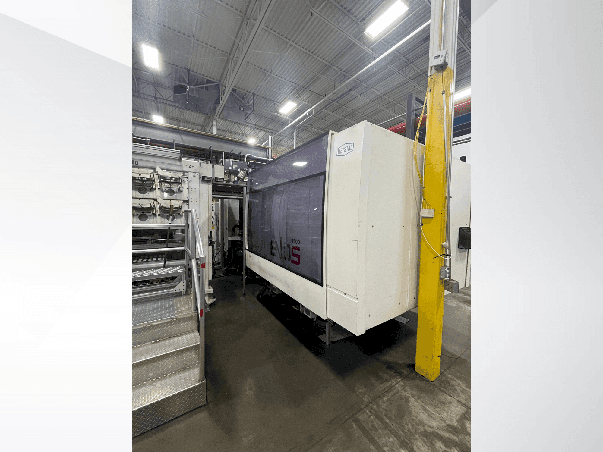 Widok z przodu maszyny Netstal EVOS 5500-2900 Speed