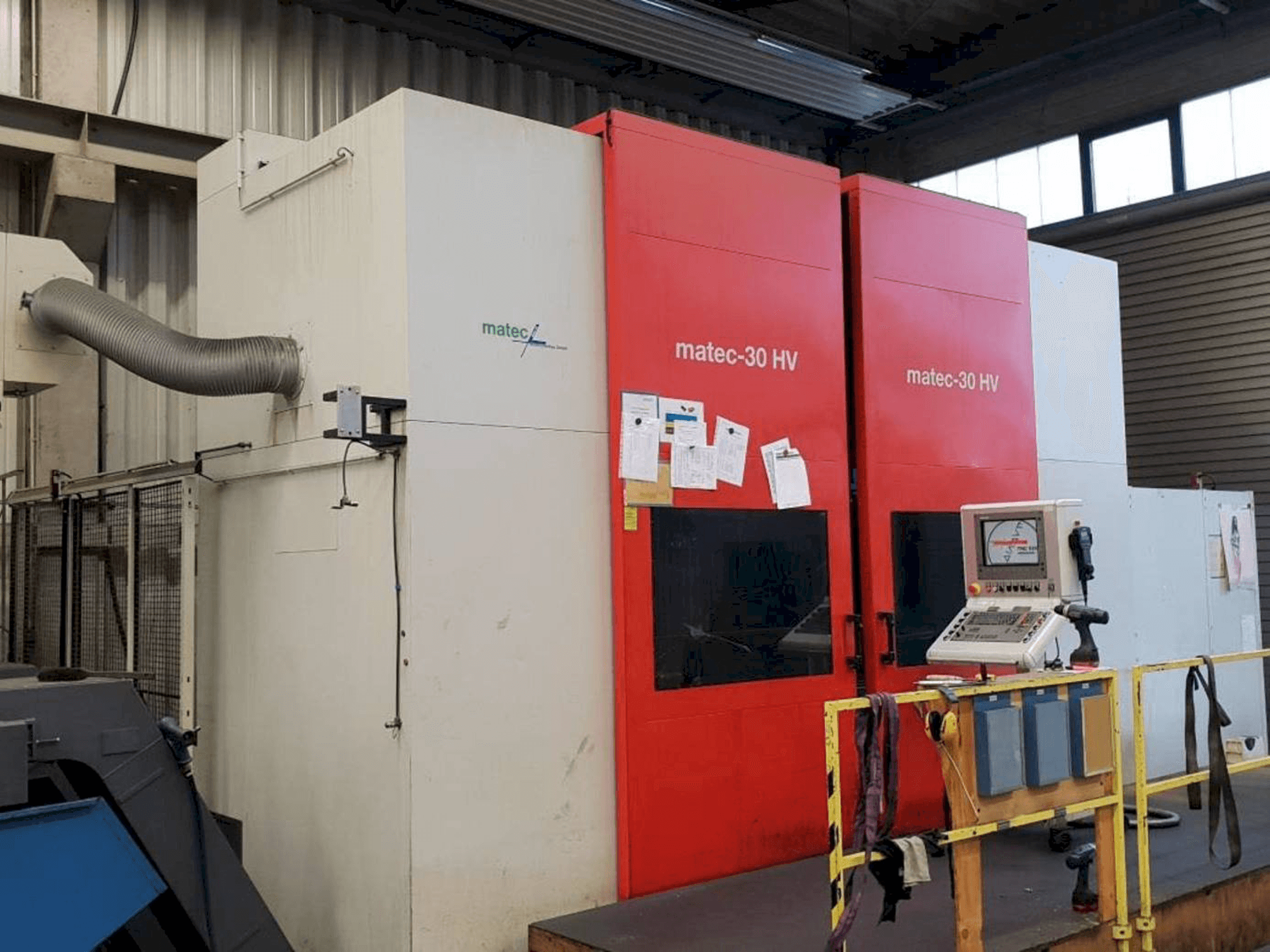 Widok z przodu maszyny Matec 30 HV