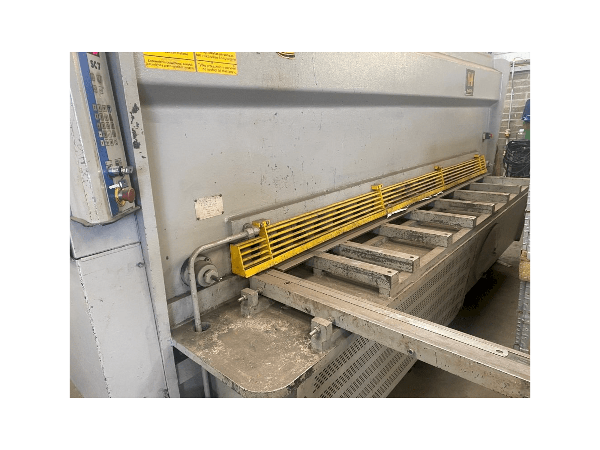 Widok z przodu maszyny HACO HSLX 3013