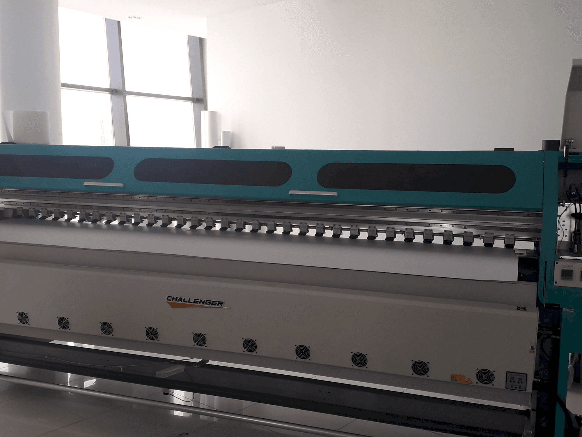 Widok z przodu maszyny Challenger FY-3200AT Plus-H4