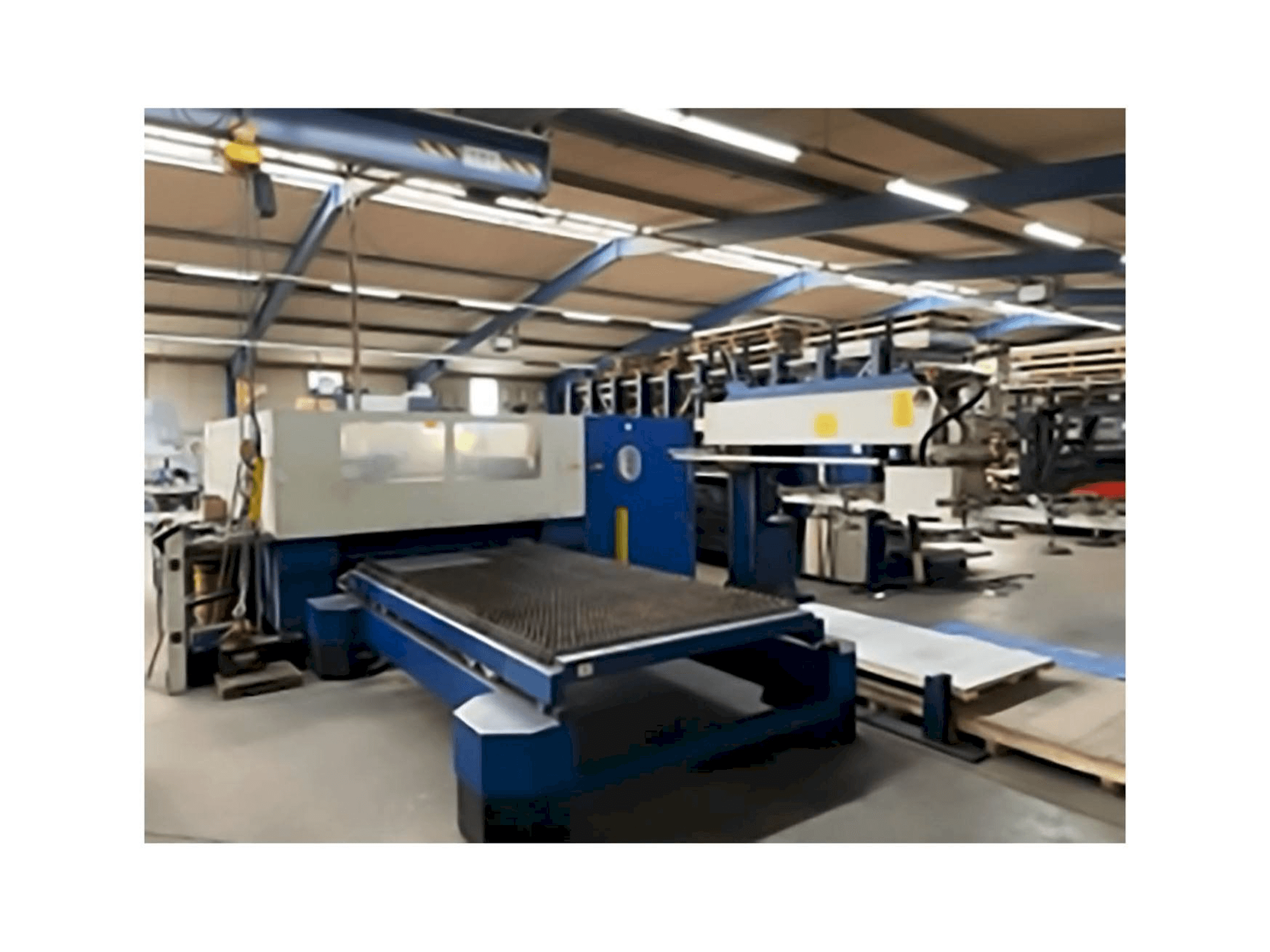 Widok z przodu maszyny Trumpf Trumatic L 3030