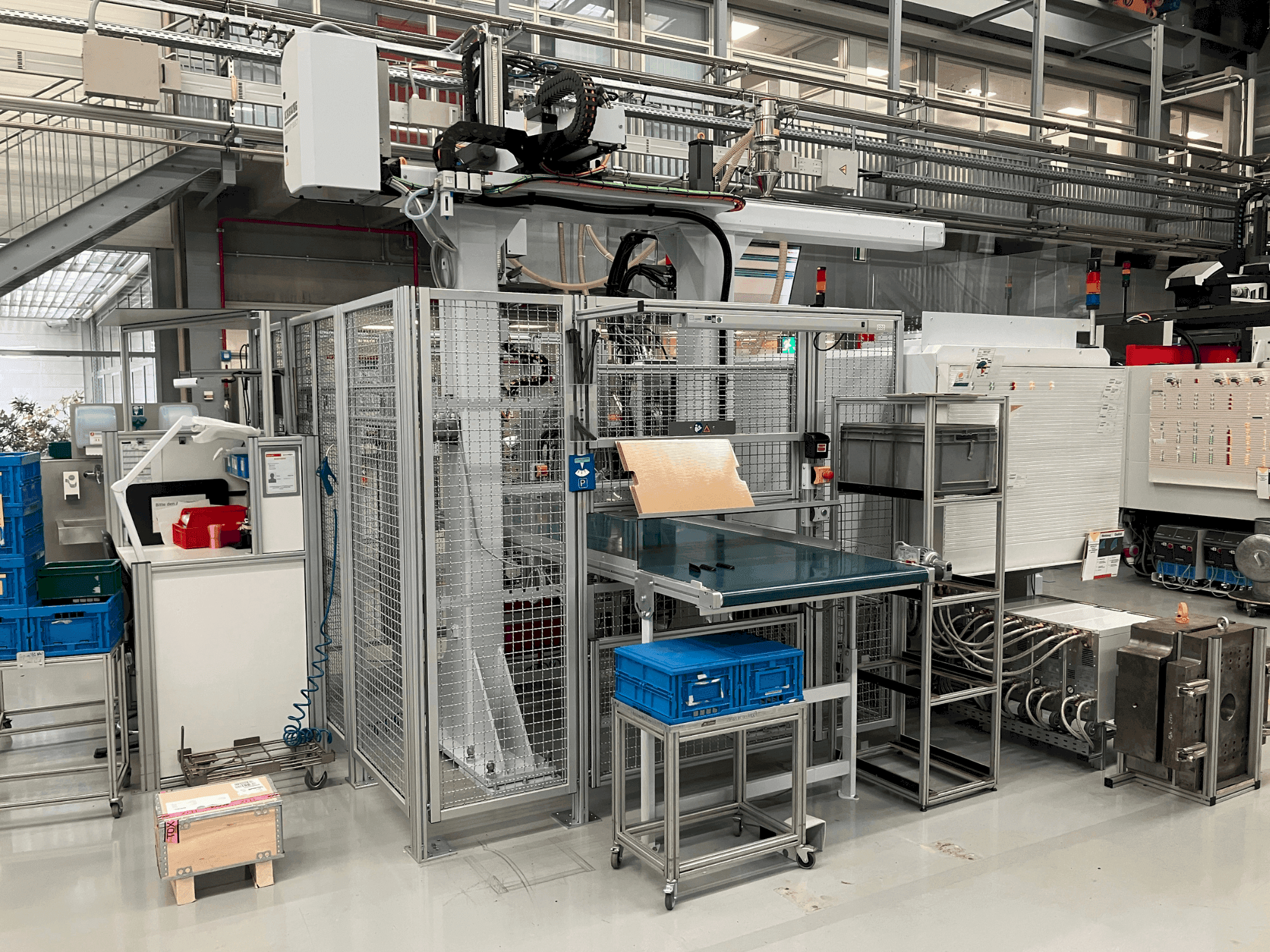 Widok z przodu maszyny Arburg Allrounder 520 S 1600-400/170