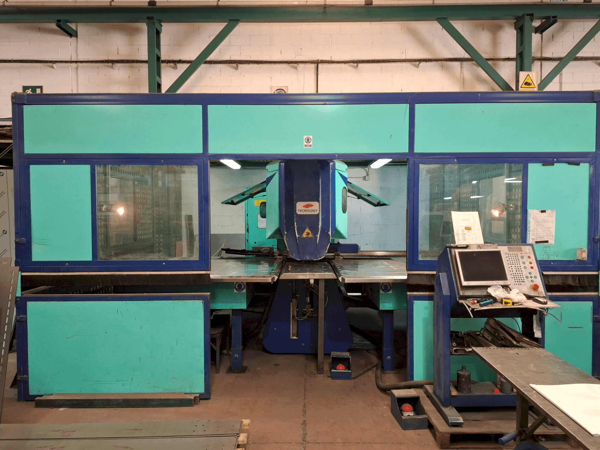 Widok z przodu maszyny Tecnology Tecnotransfer 15 SR