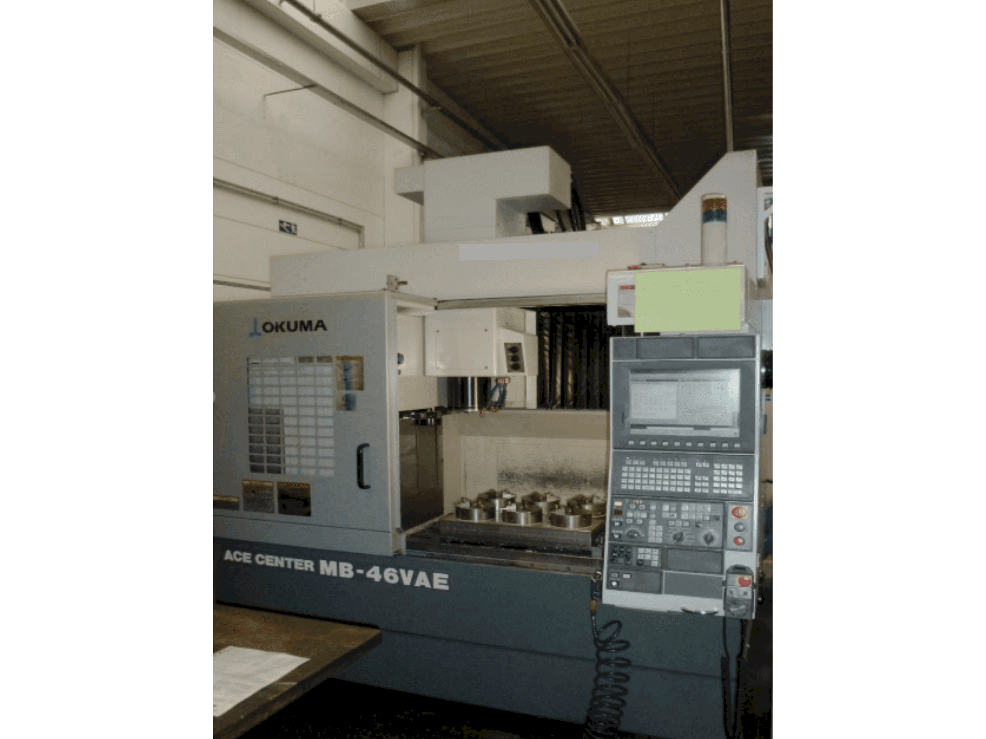 Widok z przodu maszyny Okuma MB-46VAE