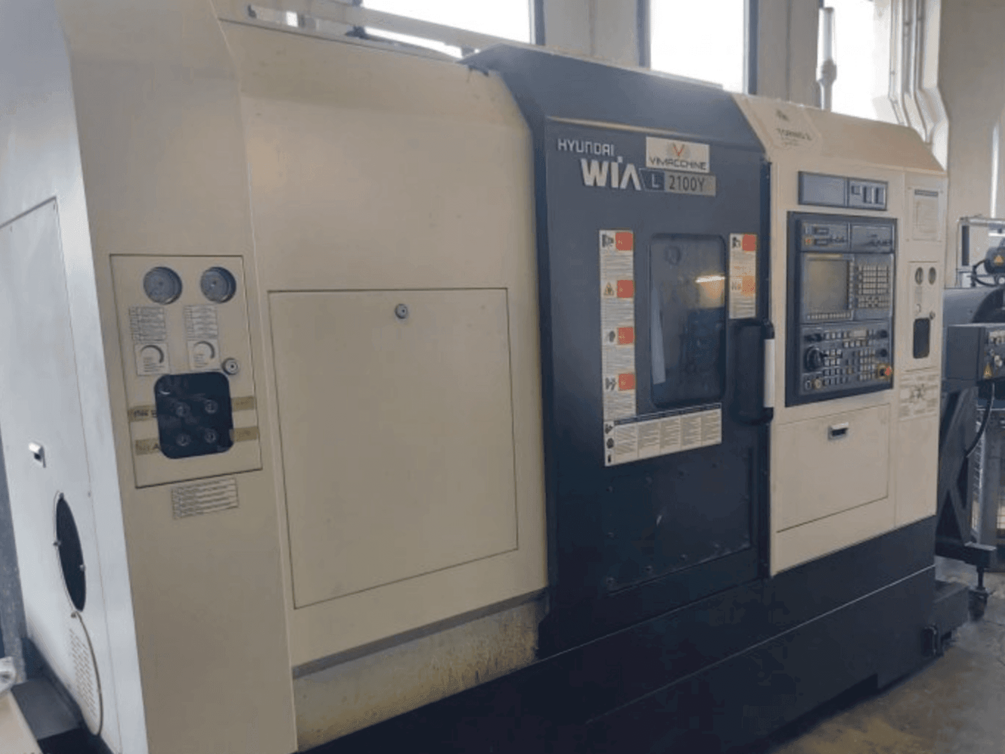 Widok z przodu maszyny Hyundai Wia L2100Y