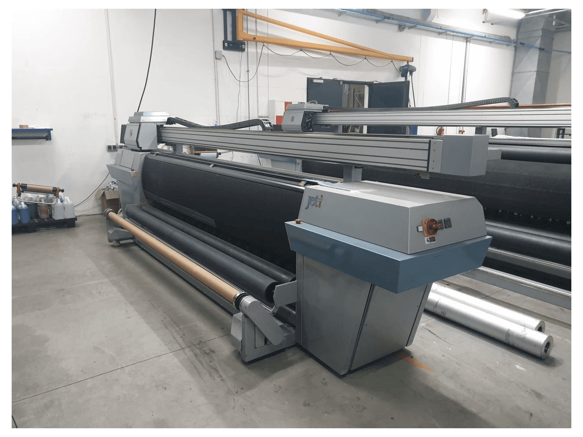 Widok z przodu maszyny JETI 3300