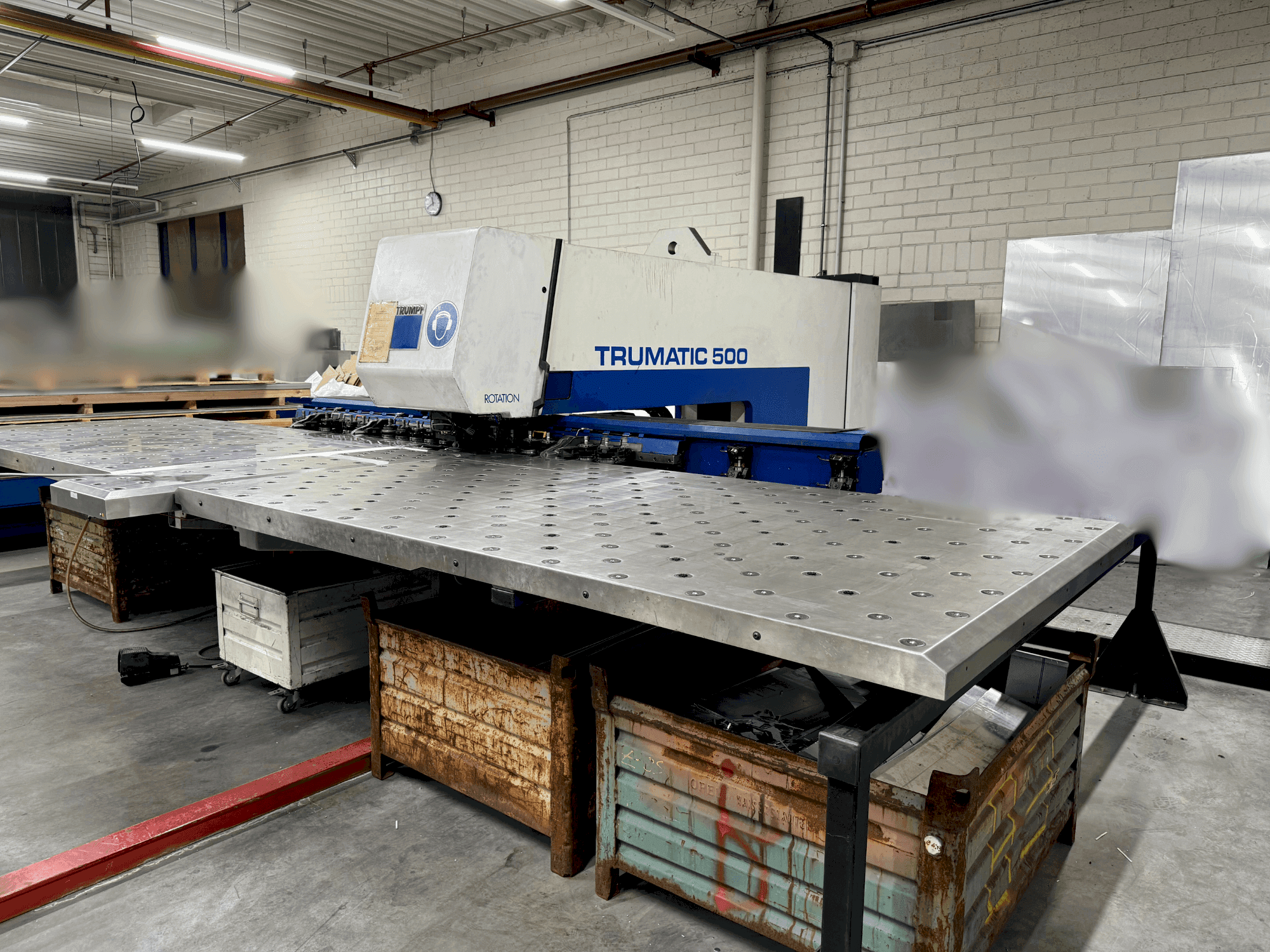 Widok z przodu maszyny TRUMPF TRUMATIC 500