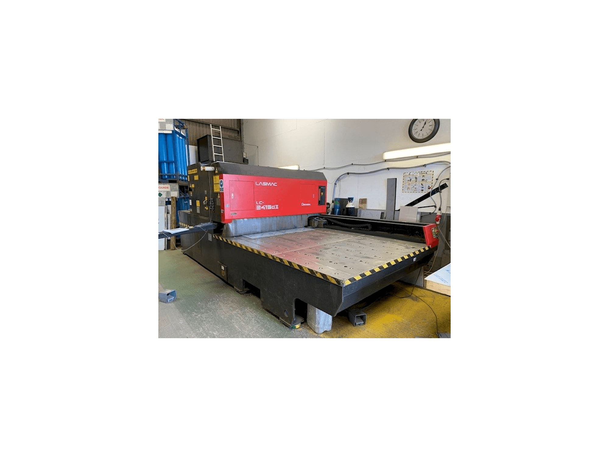 Widok z przodu maszyny AMADA LC 2415 Alpha 2