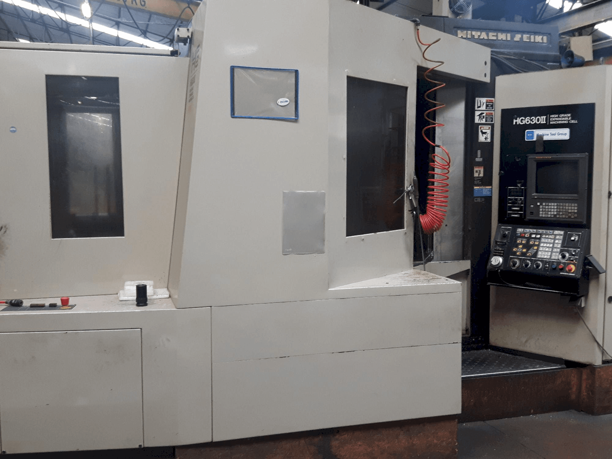 Widok lewej strony maszyny HITACHI SEIKI HG 630