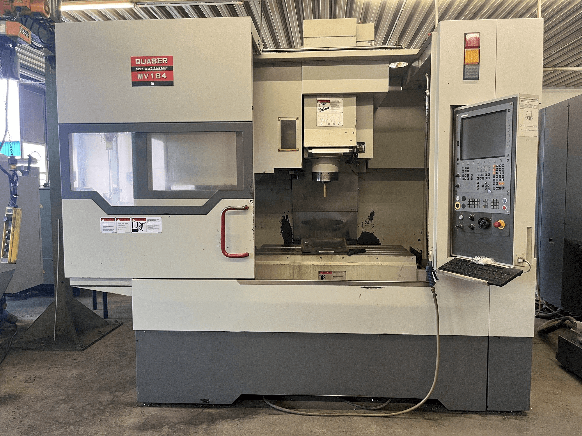 Widok z przodu maszyny Quaser MV 184E