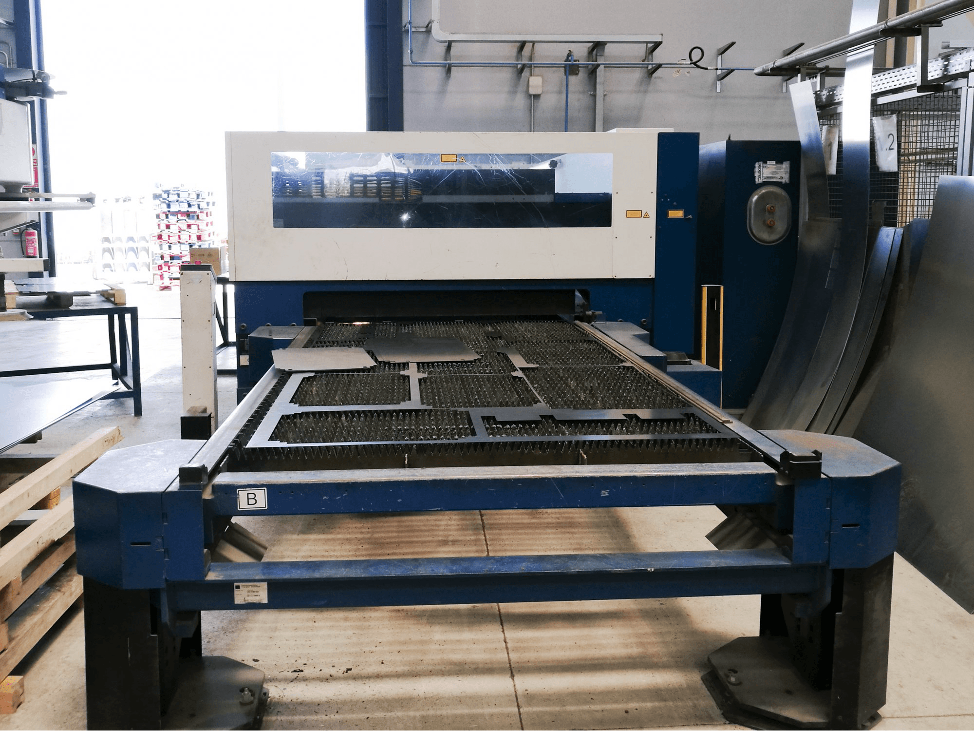 Widok z przodu maszyny Trumpf TruLaser 3530
