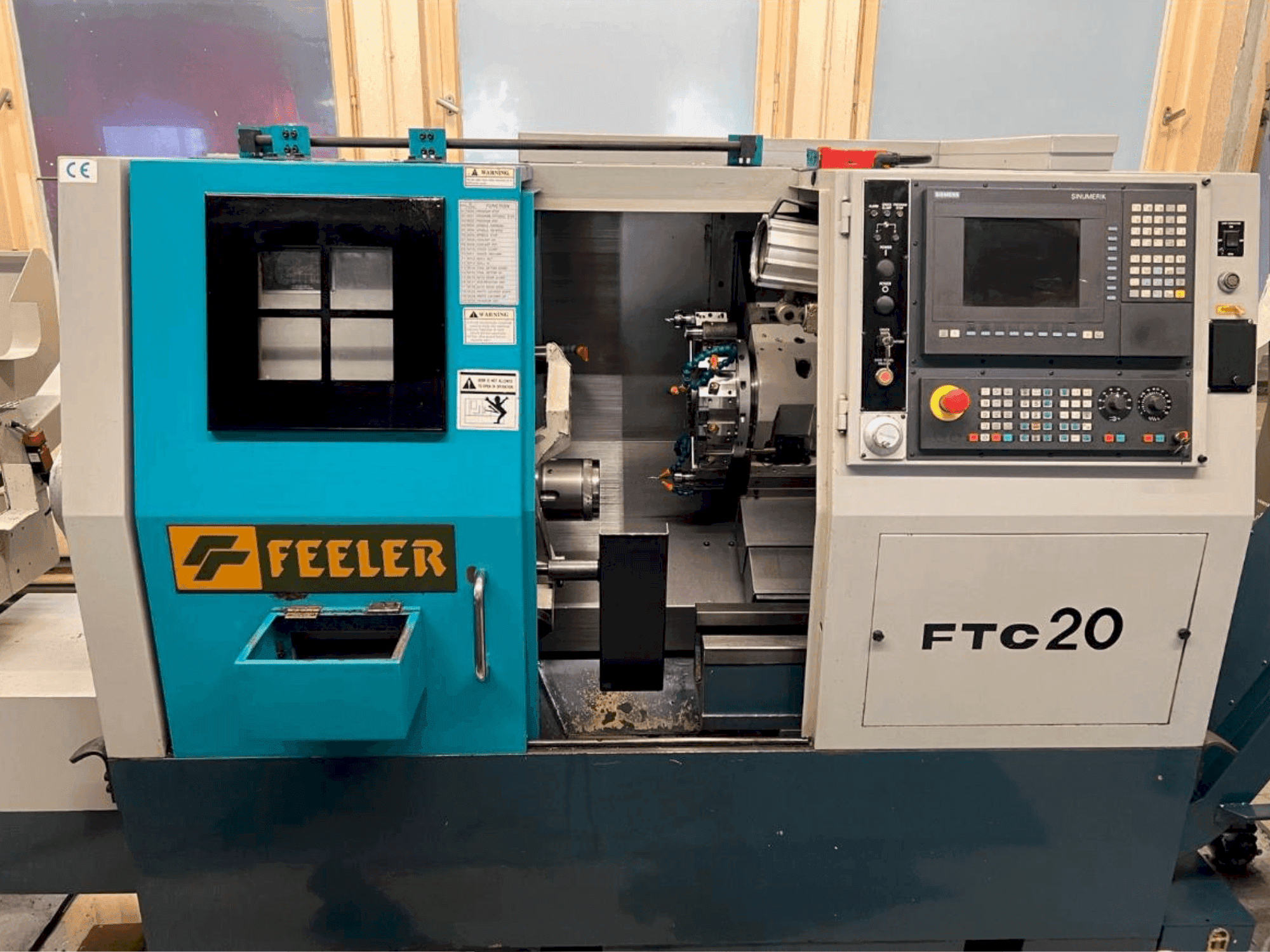 Widok z przodu maszyny Feeler FTC 20