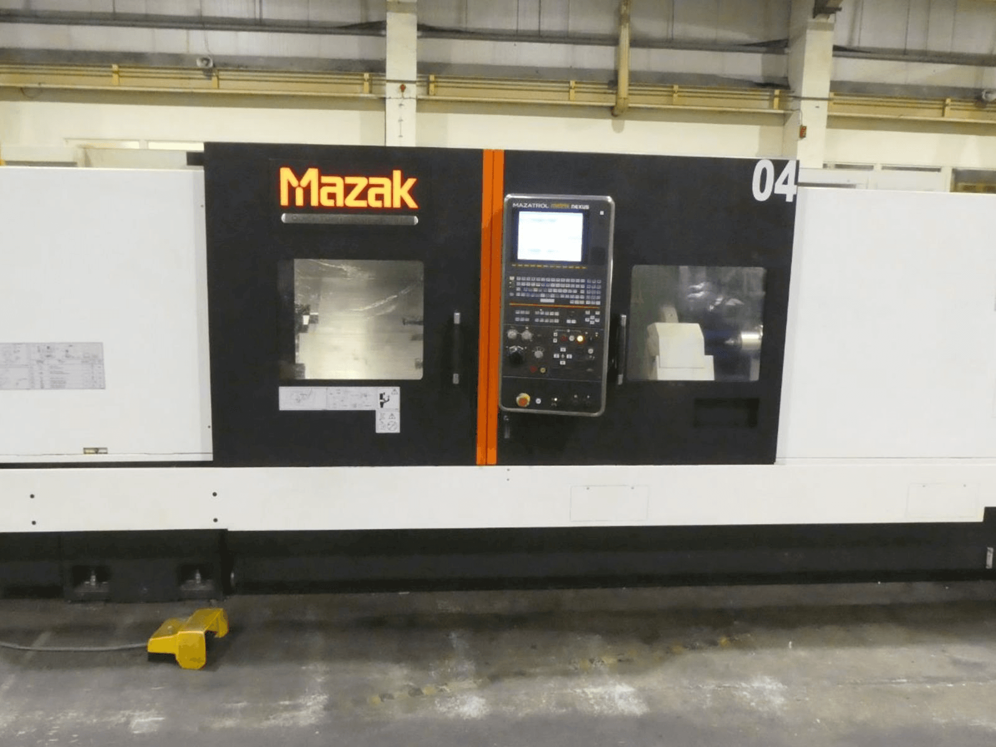 Widok z przodu maszyny Mazak QUICK TURN NEXUS 450-II M
