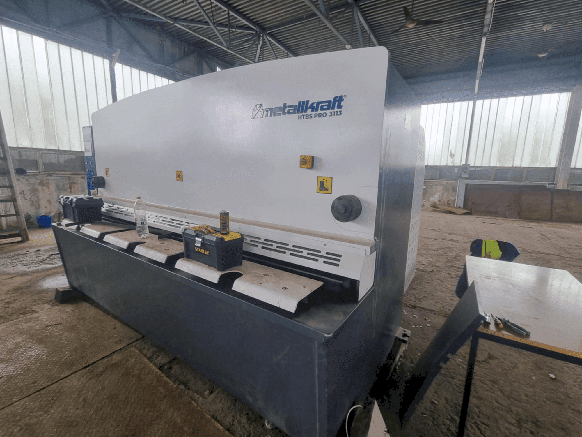 Widok z przodu maszyny Metallkraft HTBS PRO 3113