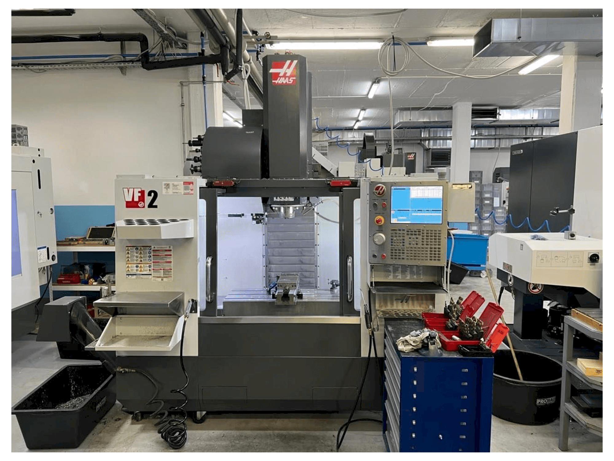 Widok z przodu maszyny HAAS VF-2