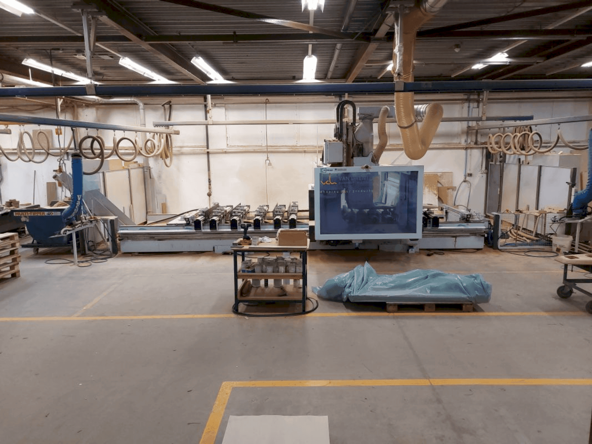 Widok z przodu maszyny HOMAG WEEKE Profi BMG 611/60/15/F/AP