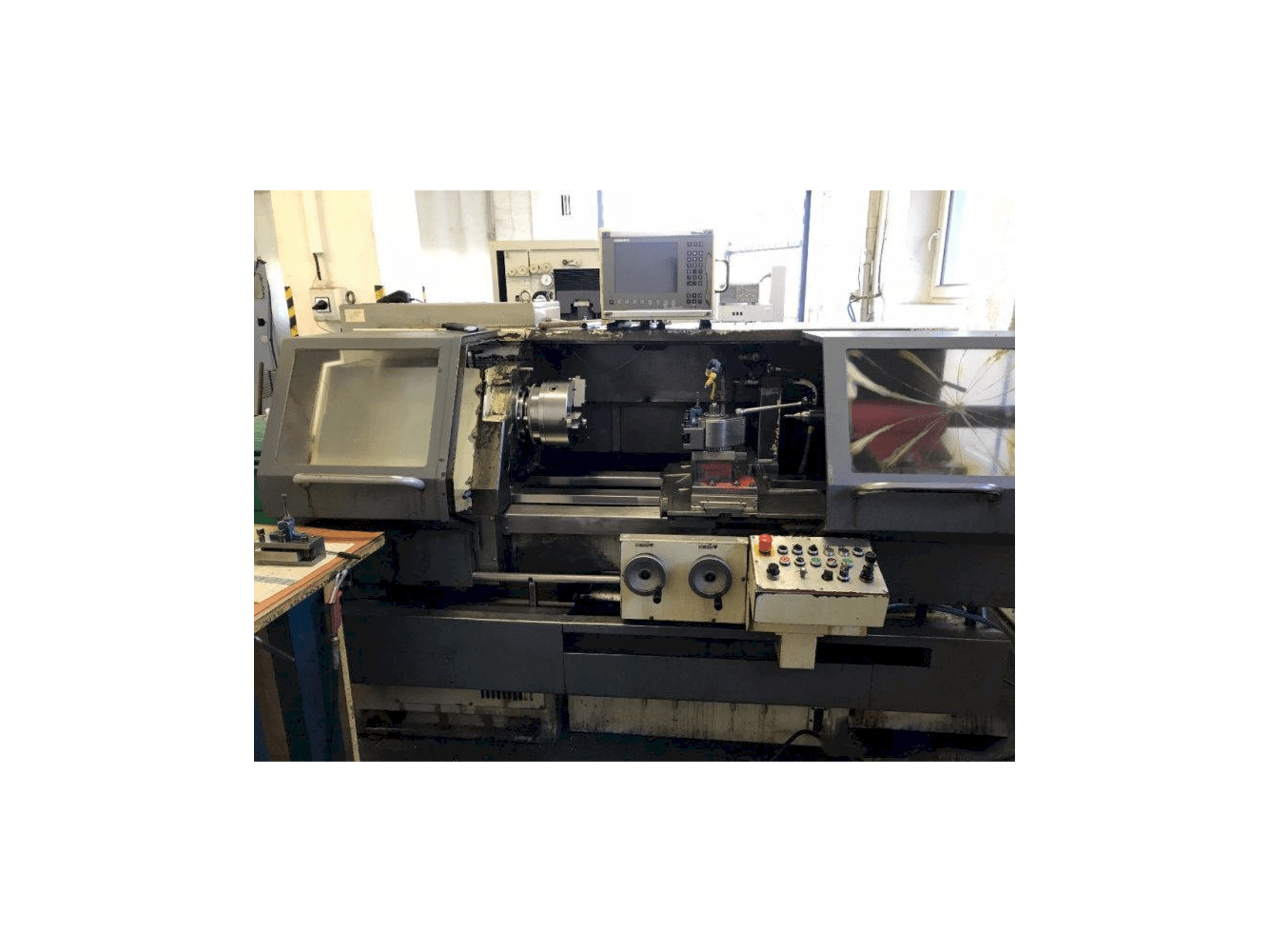 Widok z przodu maszyny KOVOSVIT MAS Masturn MT 50/800