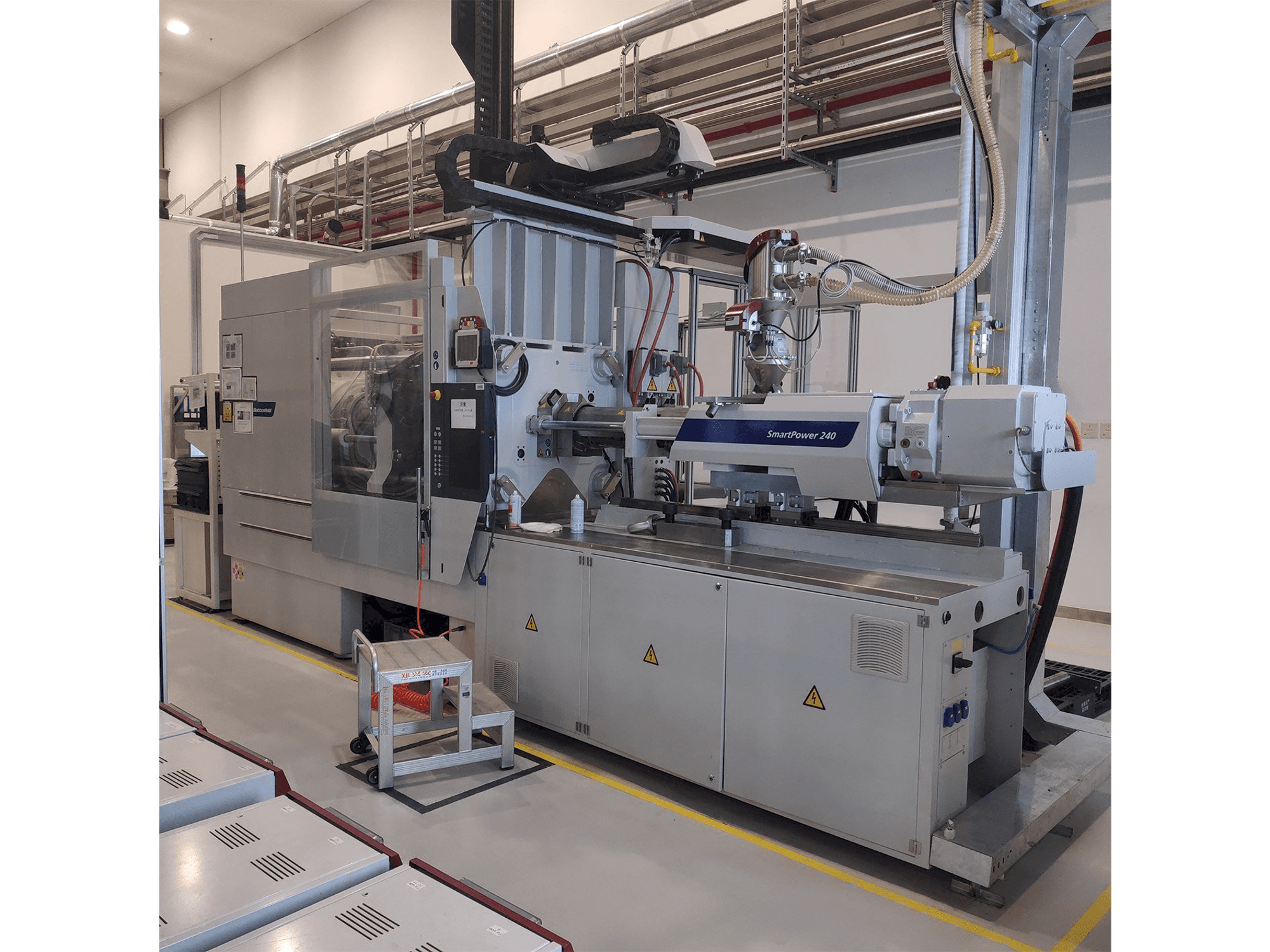 Widok z przodu maszyny Battenfeld SmartPower 240-1000