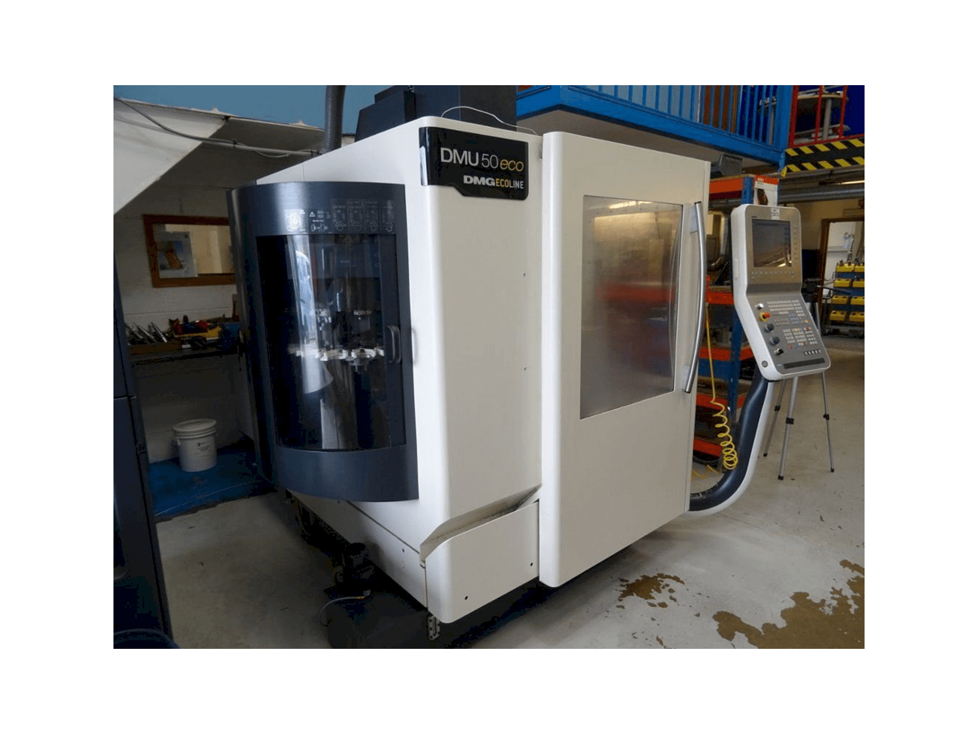Widok z przodu maszyny DECKEL MAHO DMU 50Eco