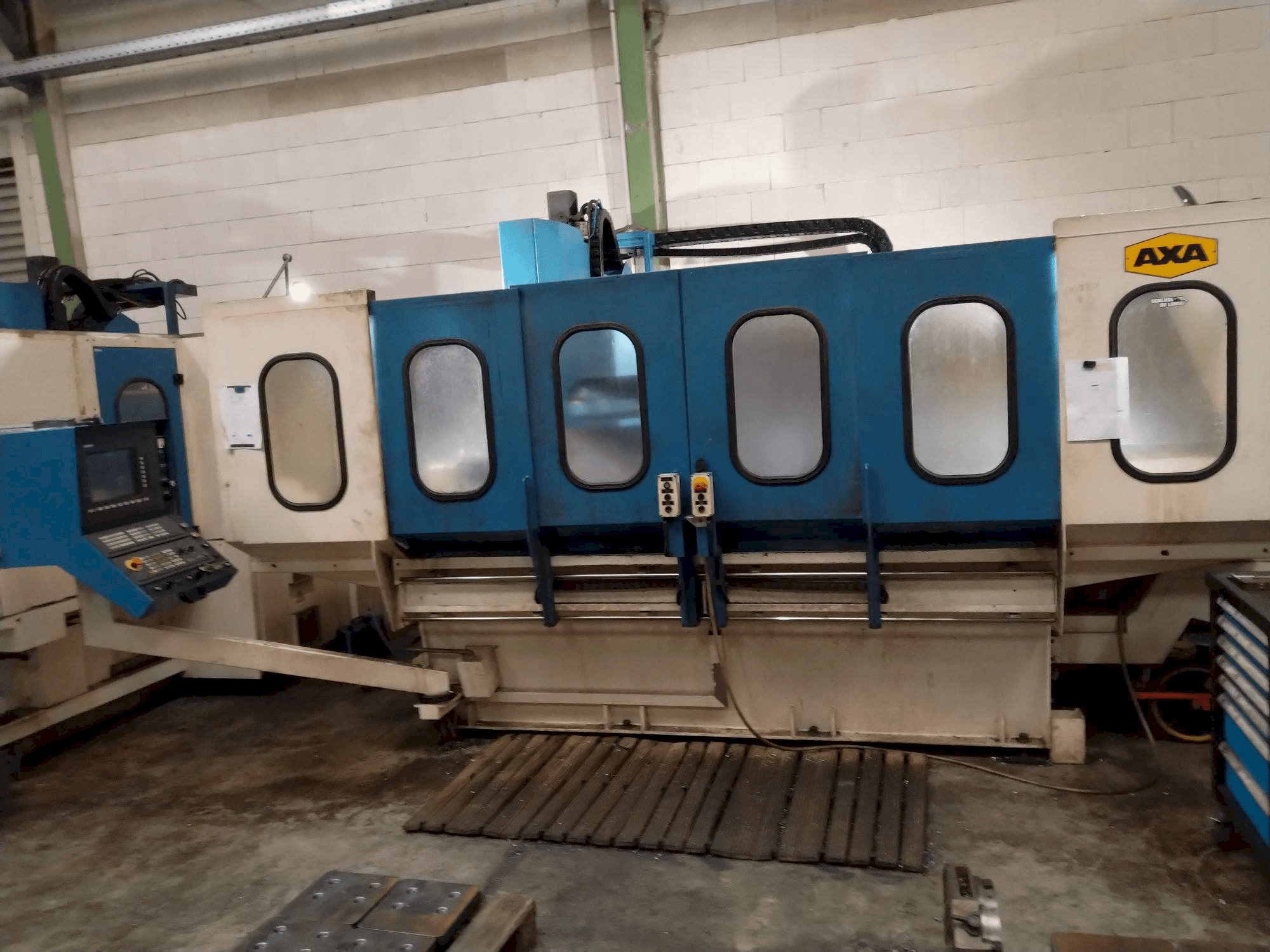 Widok z przodu maszyny AXA VSC 2M