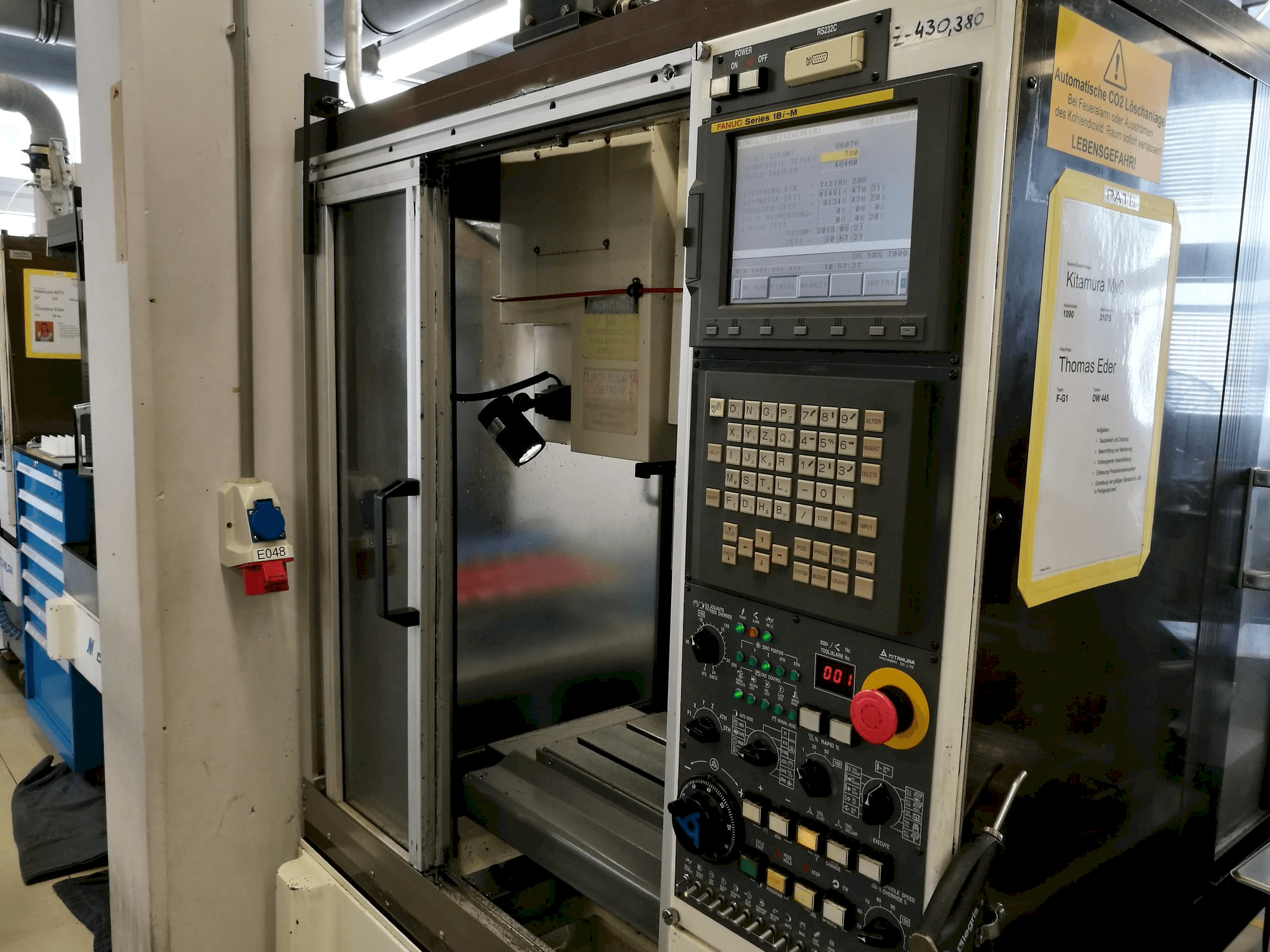 Widok z przodu maszyny Kitamura Mycenter-0