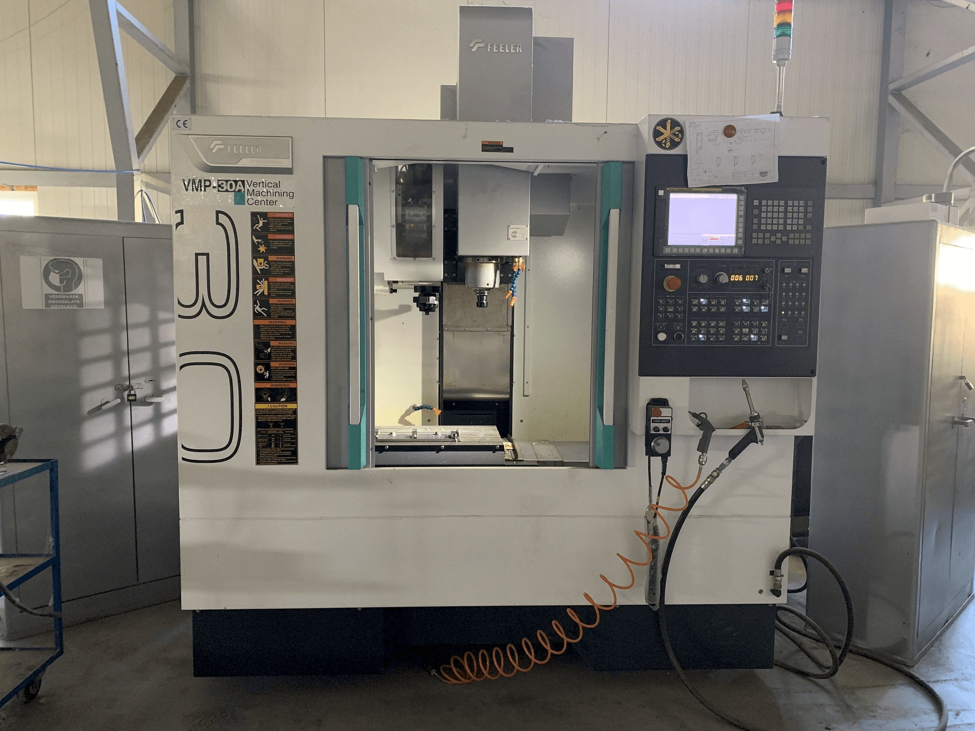 Widok z przodu maszyny Feeler VMP 30