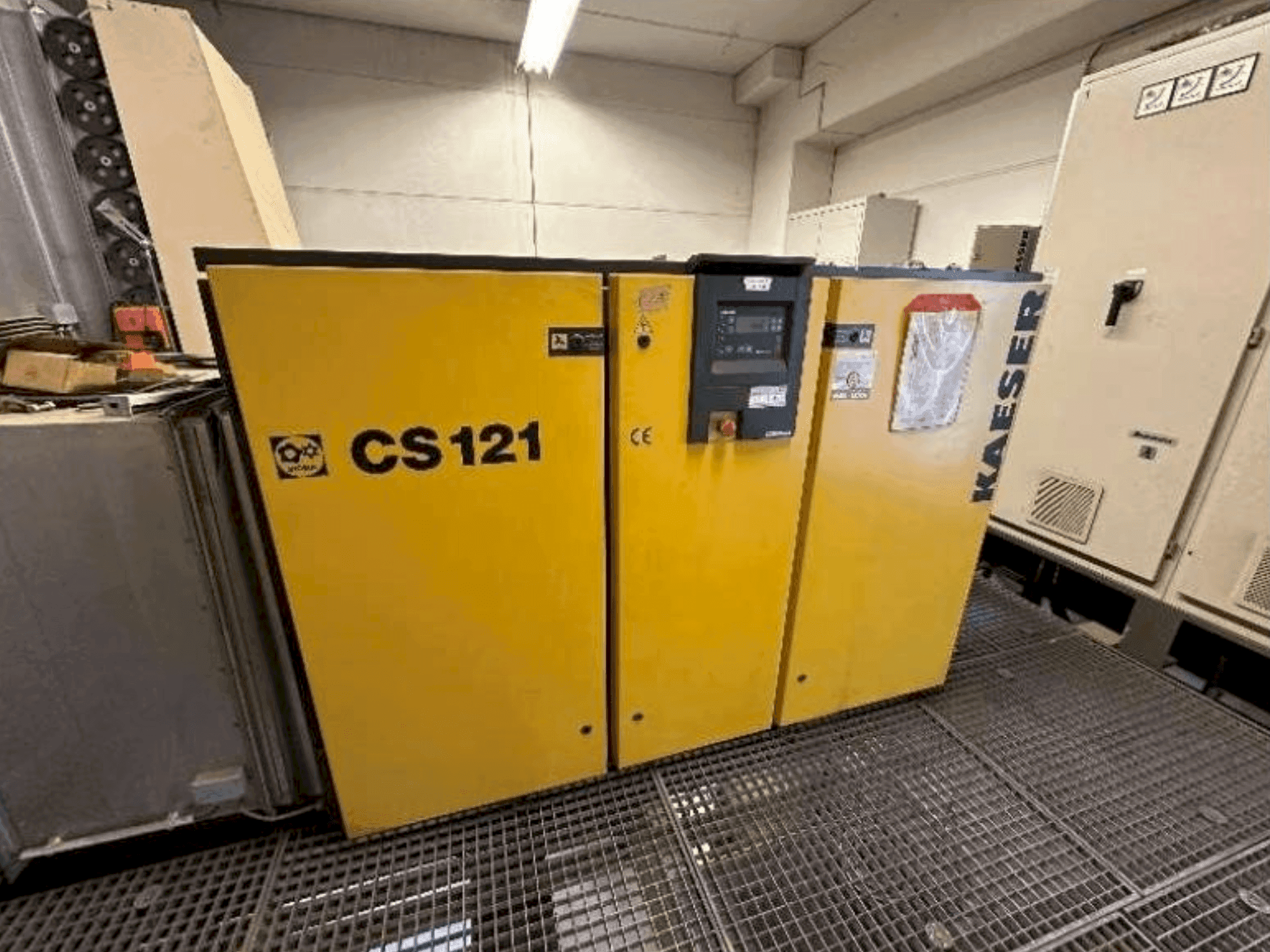 Widok z przodu maszyny KAESER Compressor System