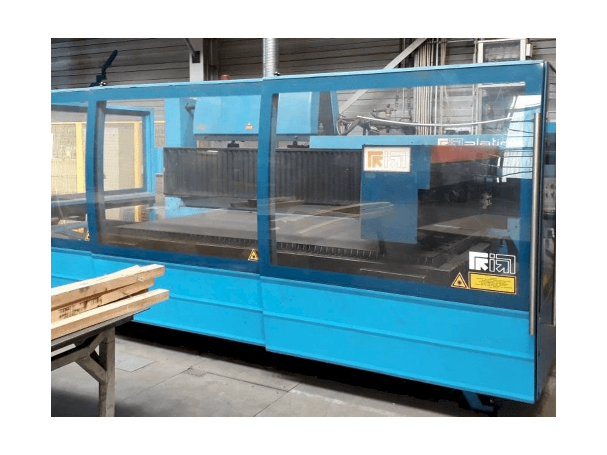 Widok z przodu maszyny Prima Industrie Platino 1530