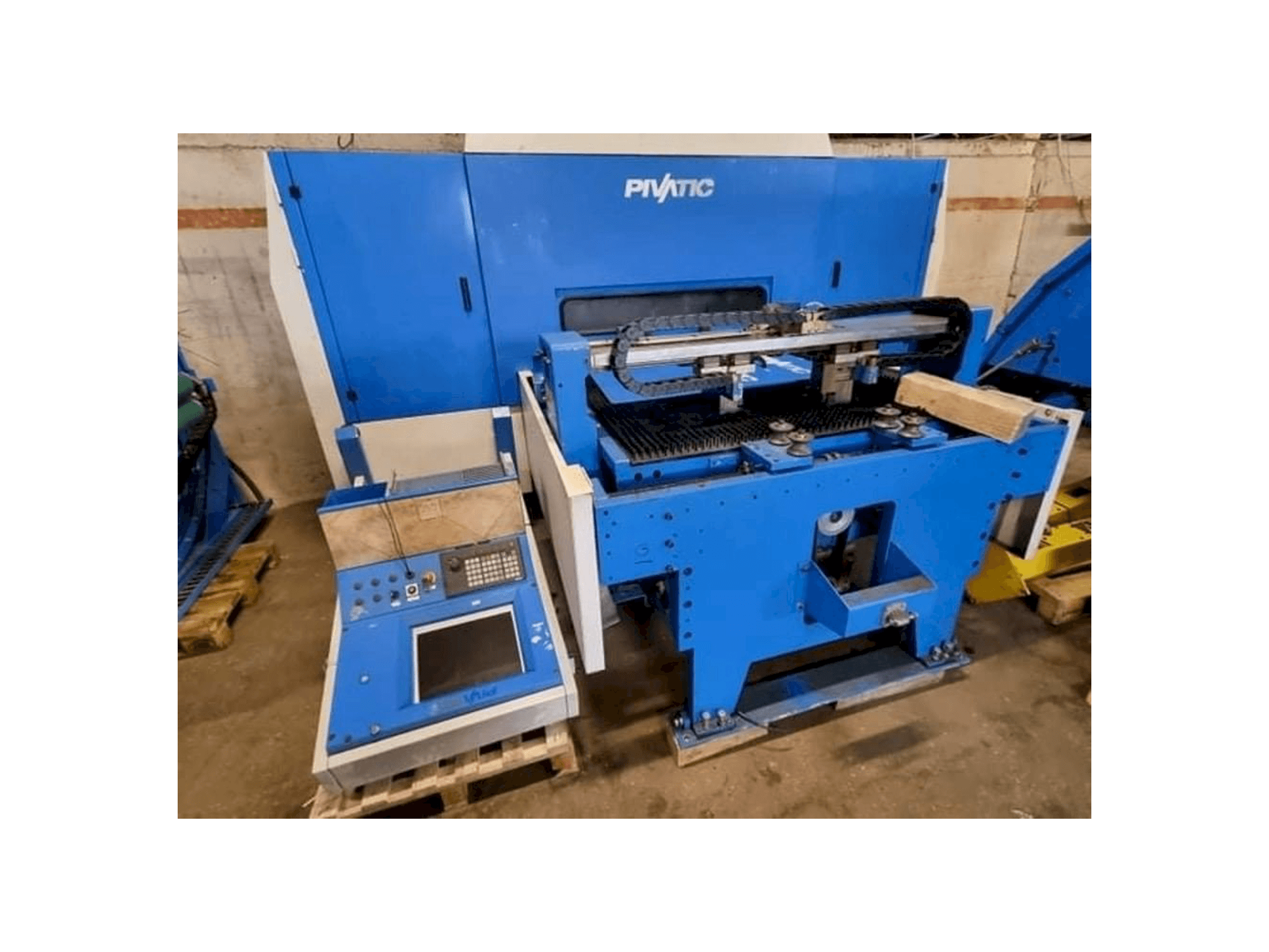 Widok z przodu maszyny Pivatic PCC125