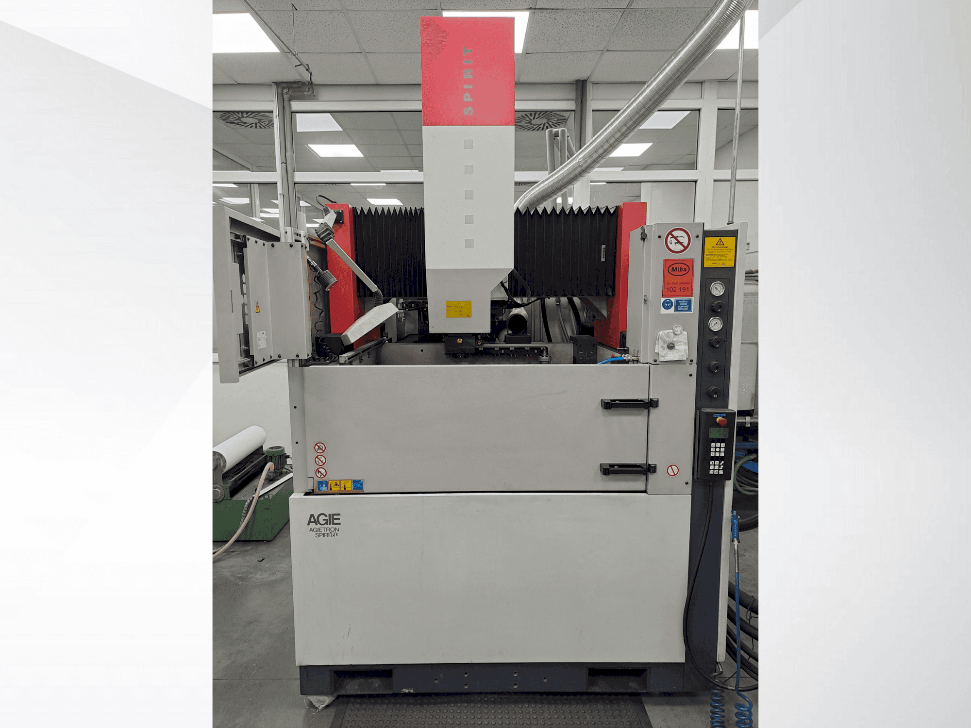 Widok z przodu maszyny AGIE AGIETRON SPIRIT 4