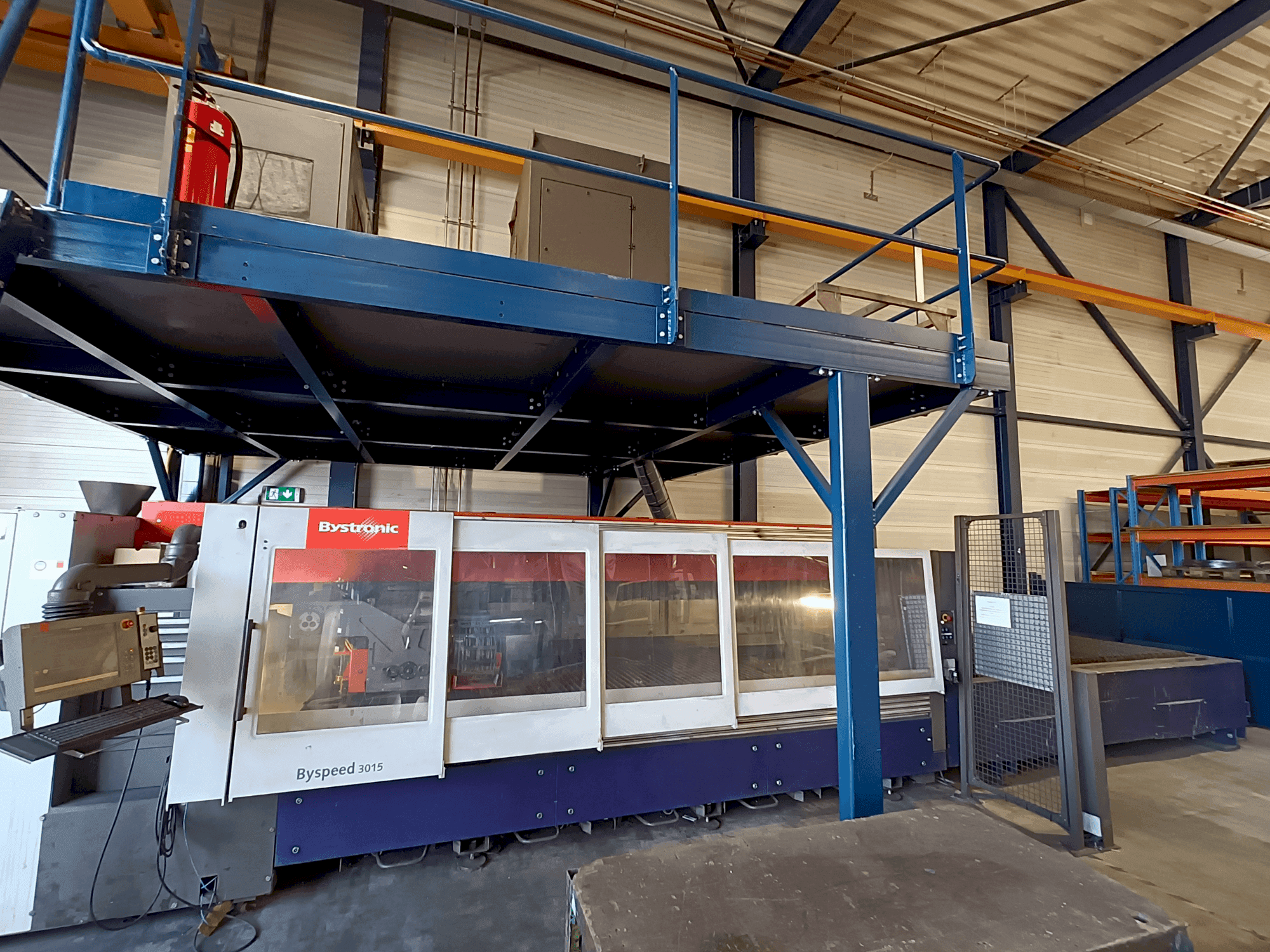 Widok z przodu maszyny Bystronic BySpeed 3015