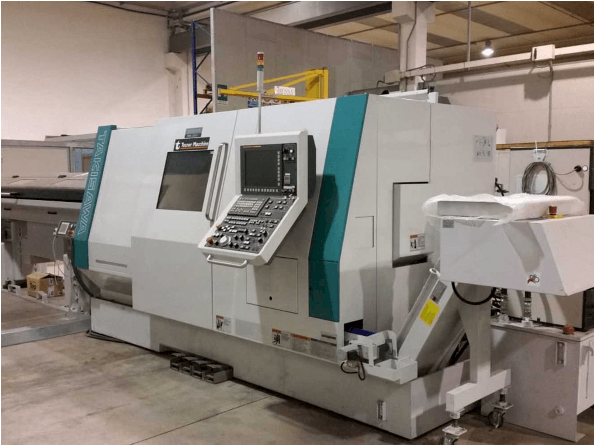 Widok z przodu maszyny Takisawa TMMY-250 M1