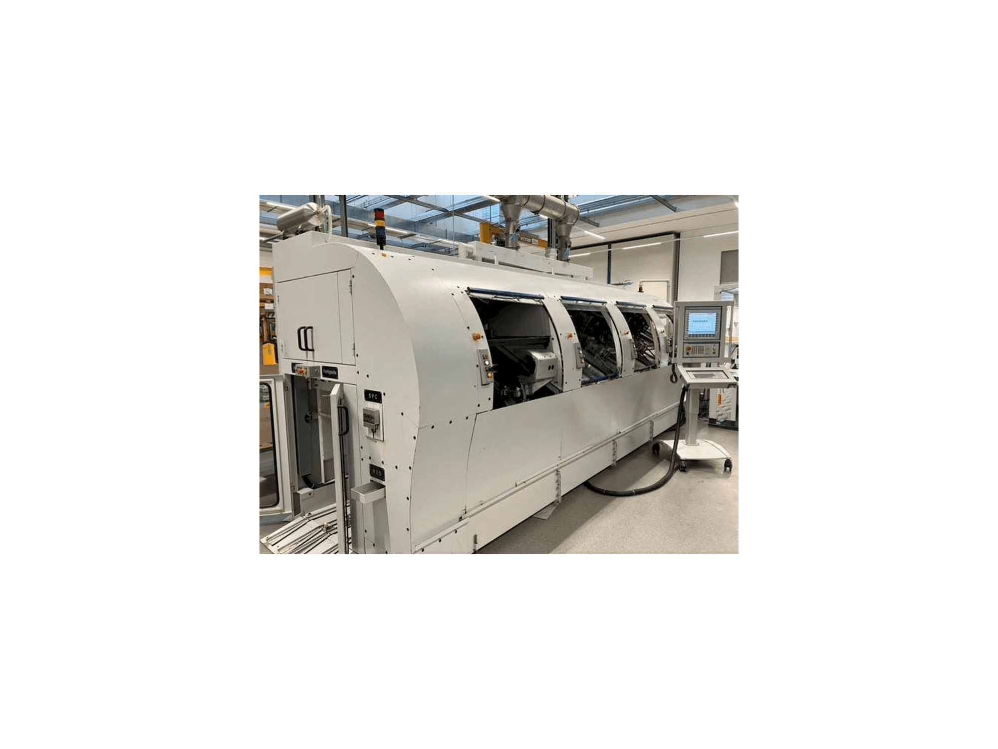 Widok z przodu maszyny MIKRON Multistep XS