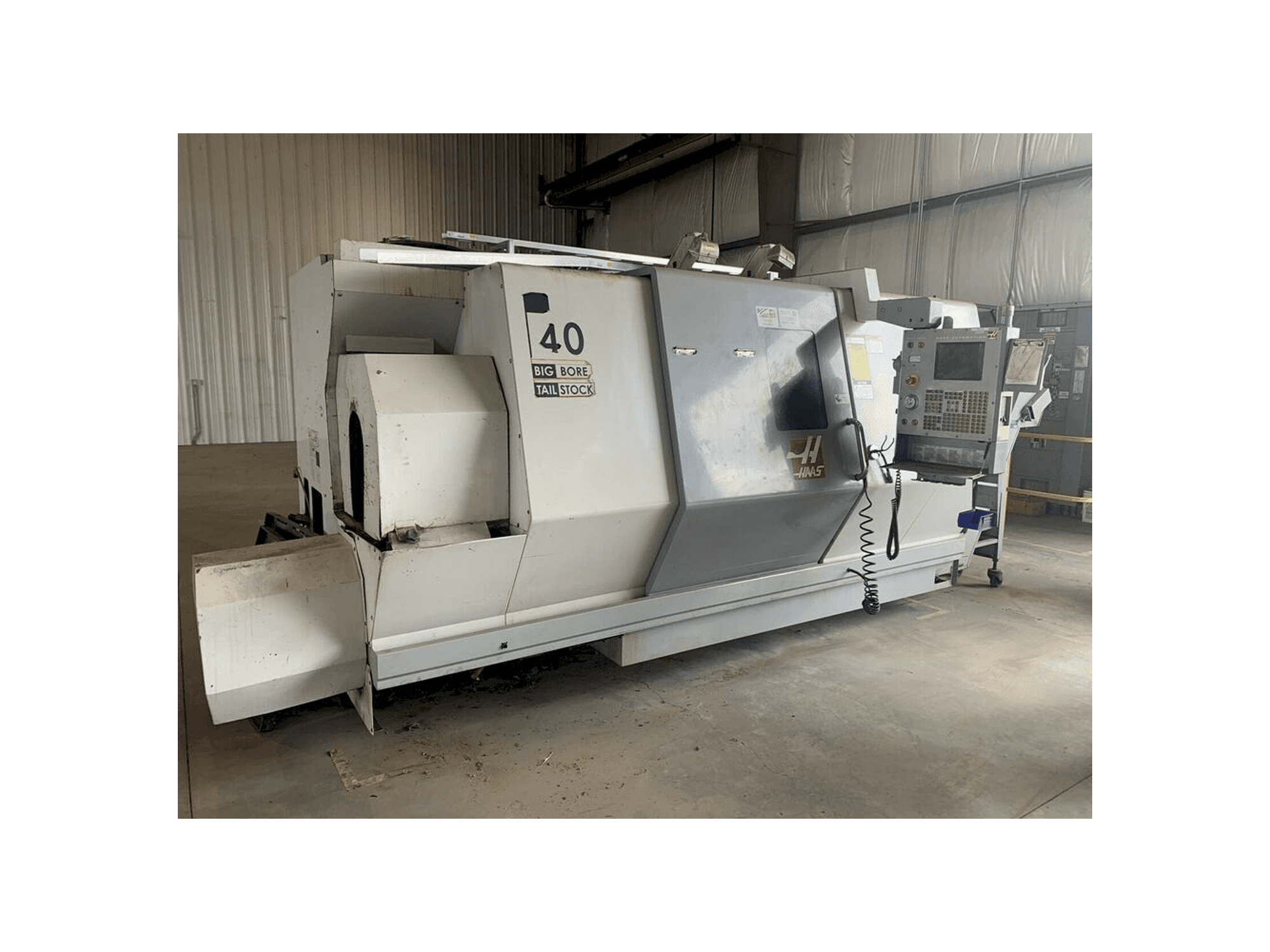 Widok z przodu maszyny HAAS SL-40TB