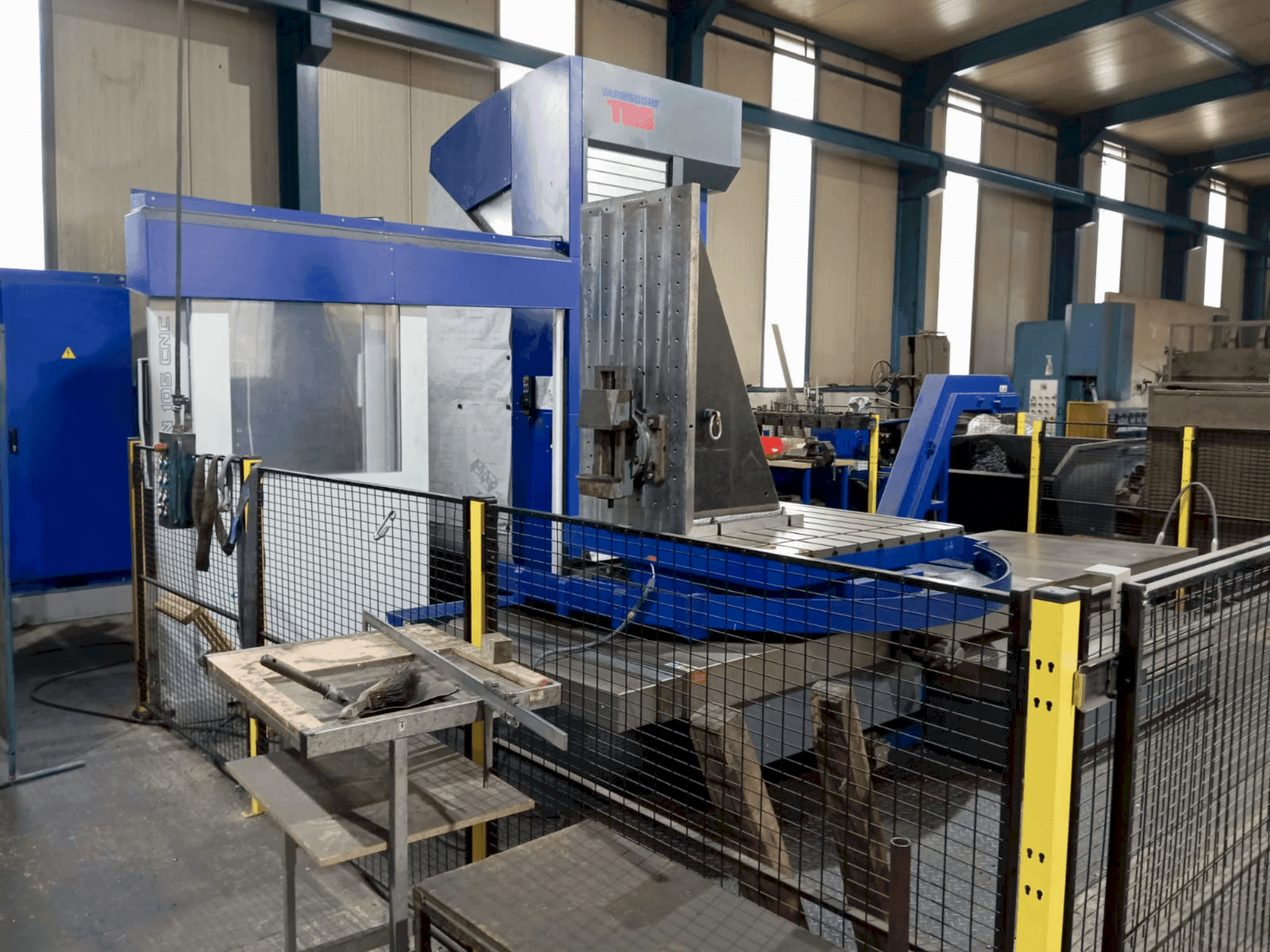 Widok z przodu maszyny TOS Vansdorf WHQ 105