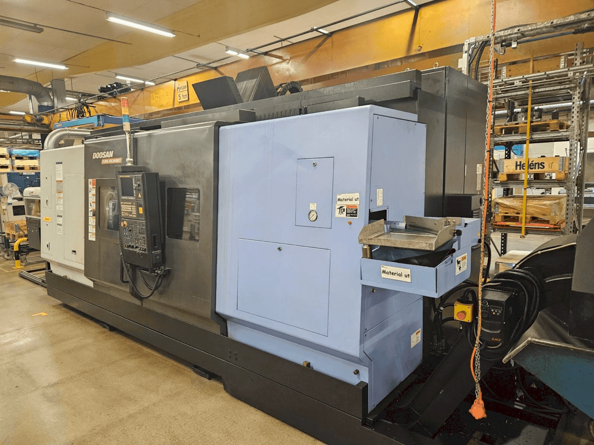Widok z przodu maszyny DOOSAN Puma MX2600ST (2013)