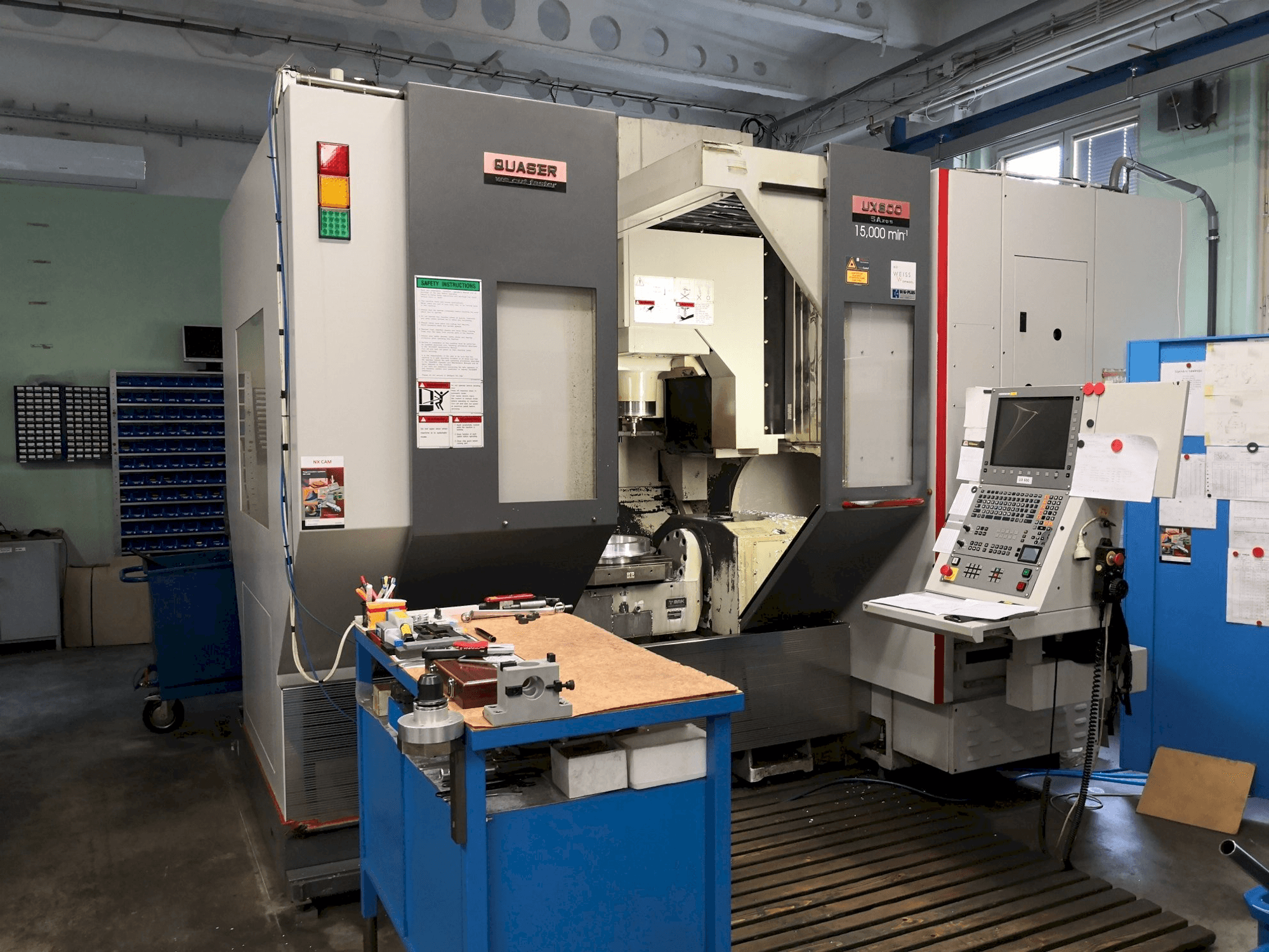 Widok z przodu maszyny Quaser UX-600